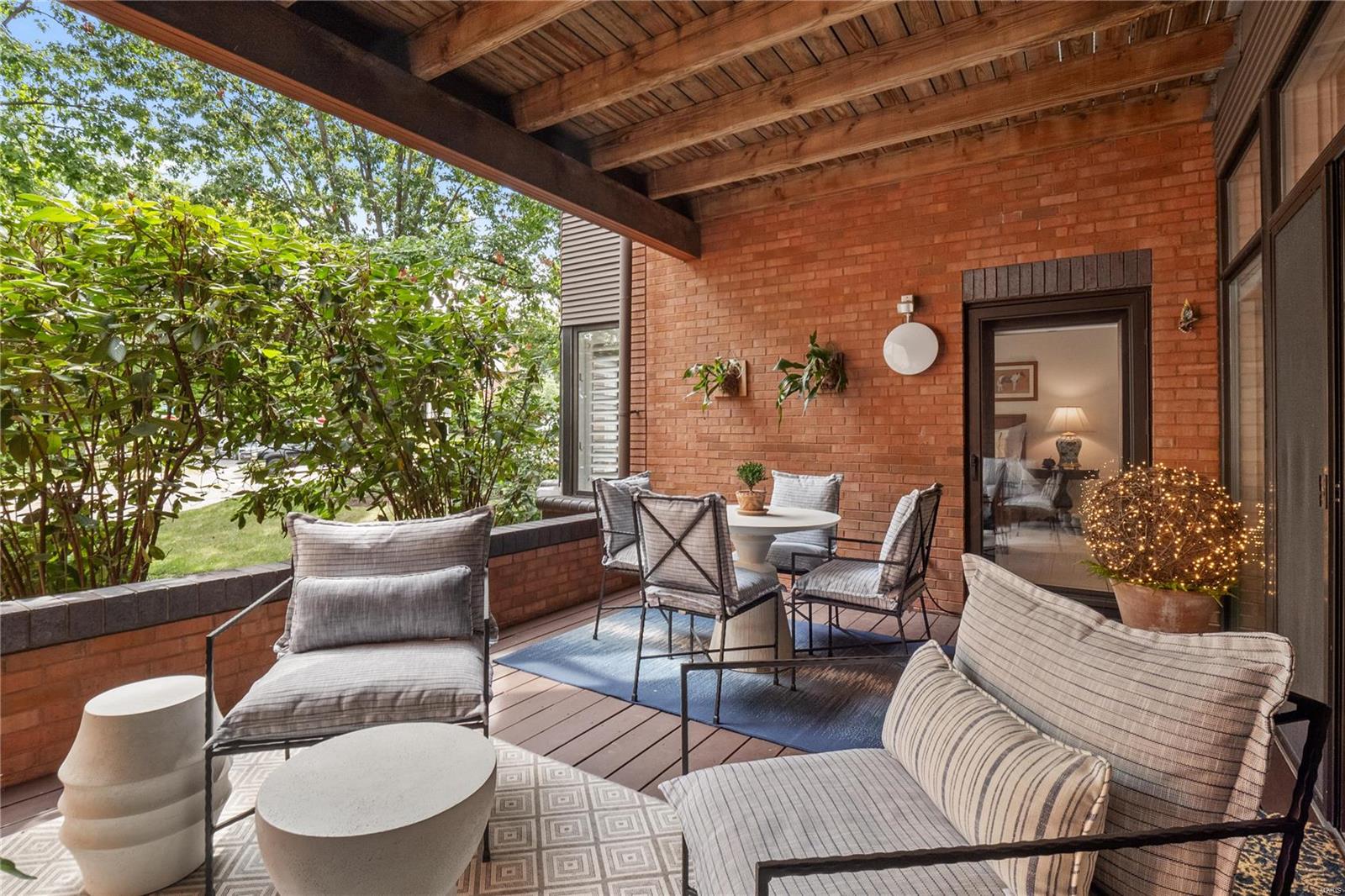 155 N Hanley Road Unit: 101