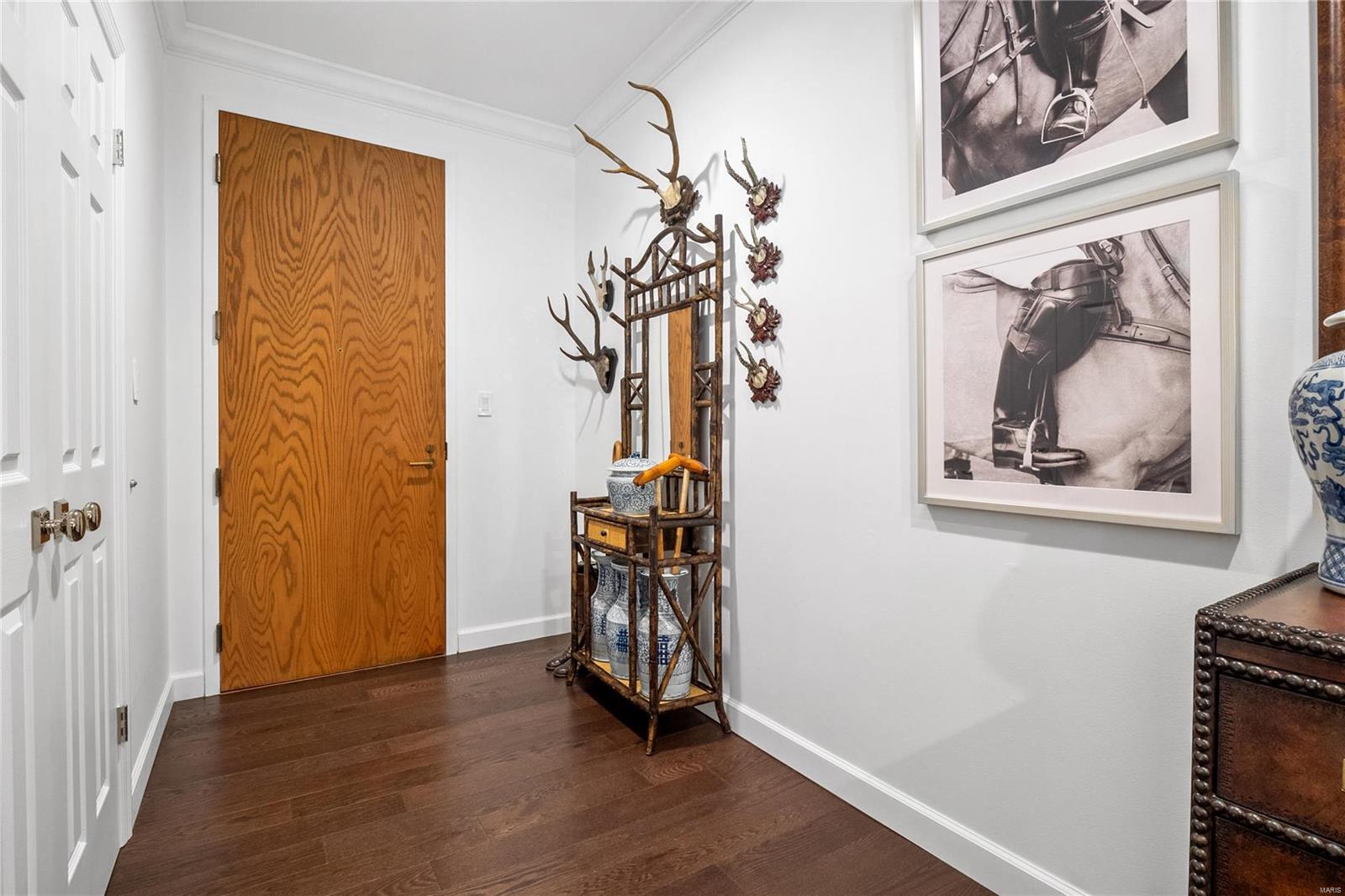 155 N Hanley Road Unit: 101