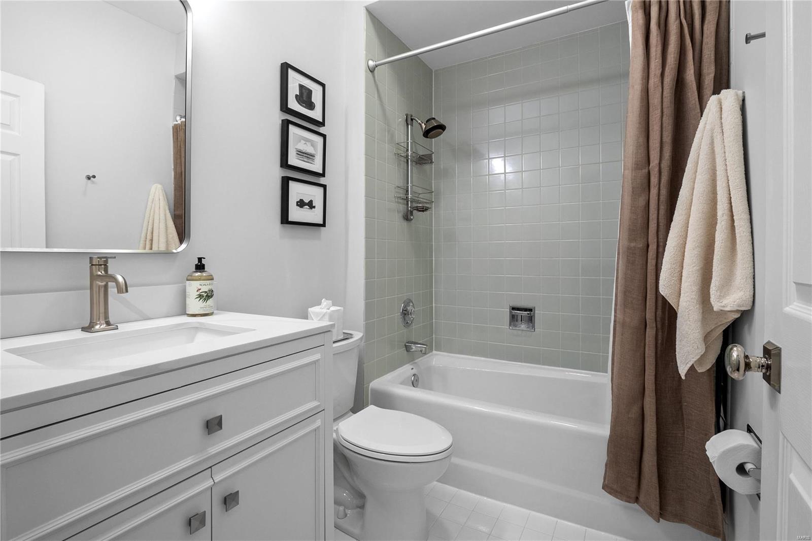 155 N Hanley Road Unit: 101