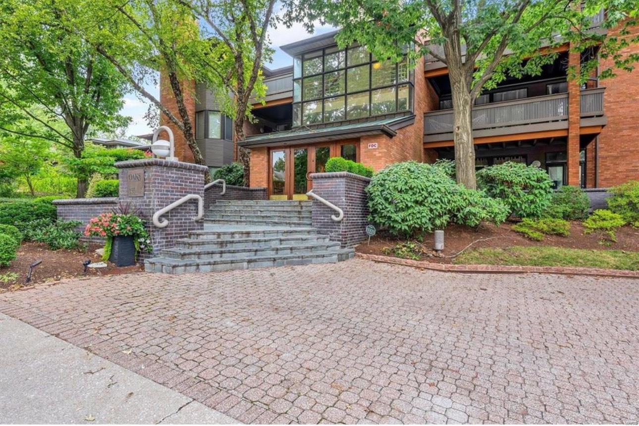 155 N Hanley Road Unit: 101