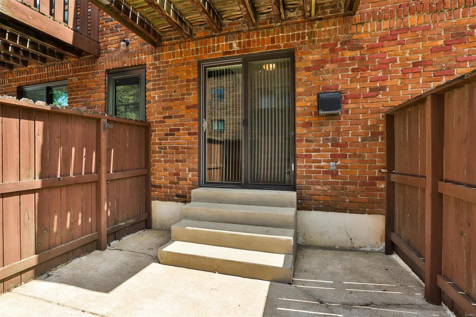 7937 Royal Arms Ct Unit: 1