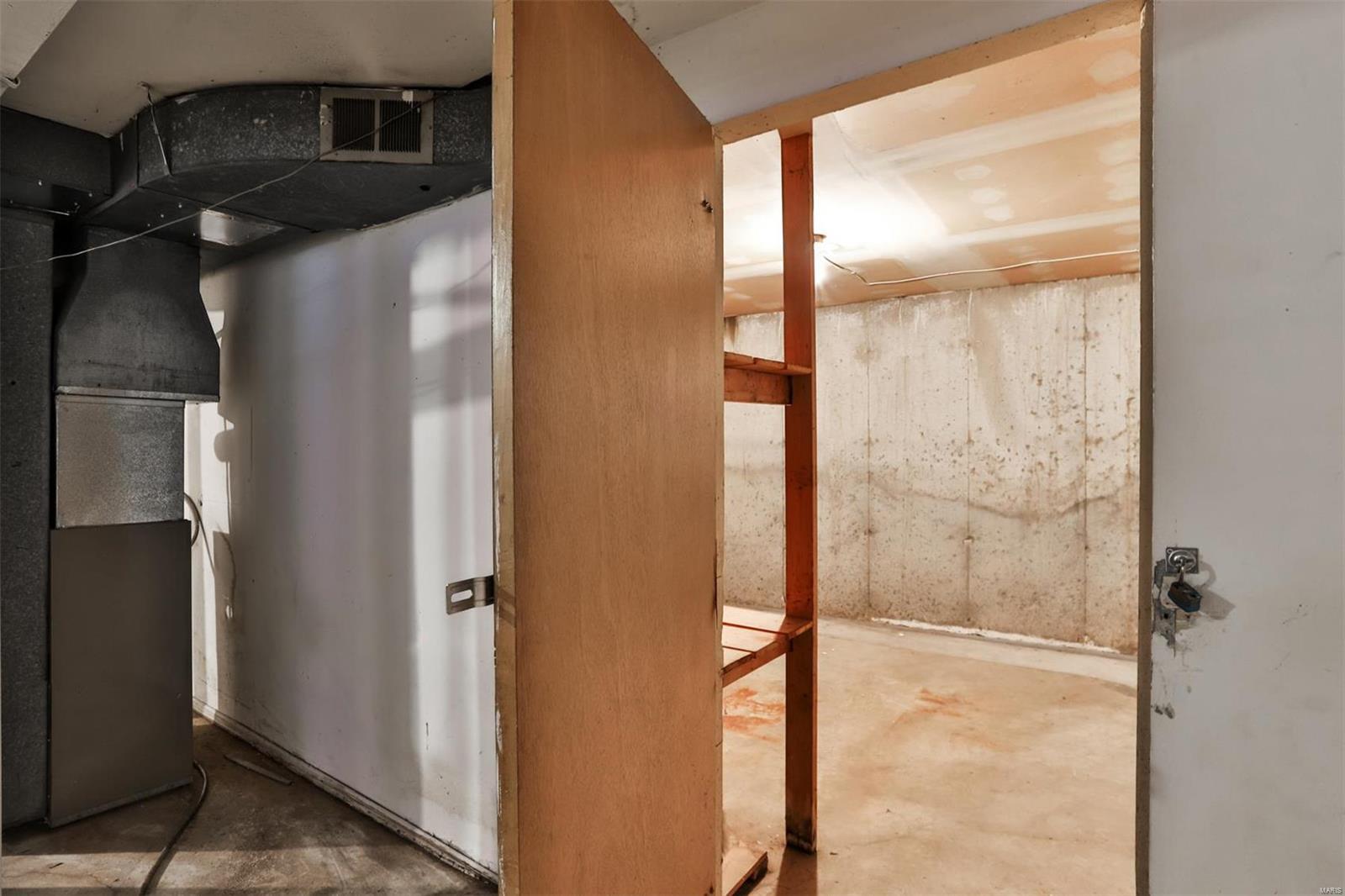 7937 Royal Arms Ct Unit: 1