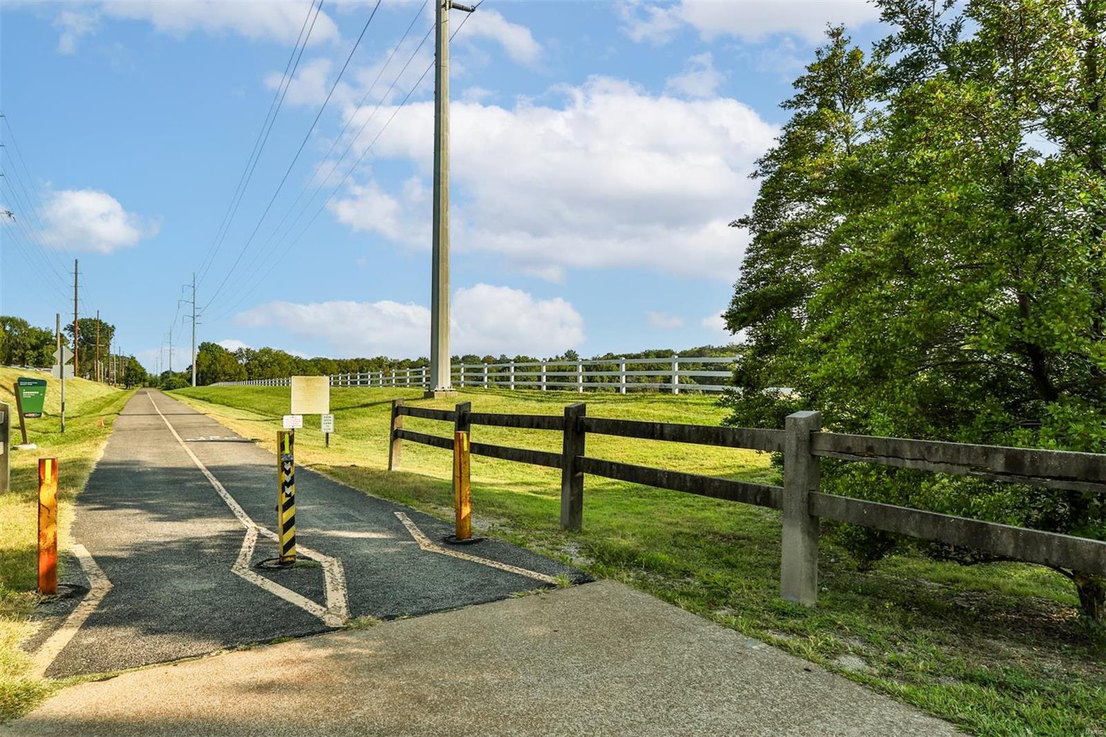 7937 Royal Arms Ct Unit: 1