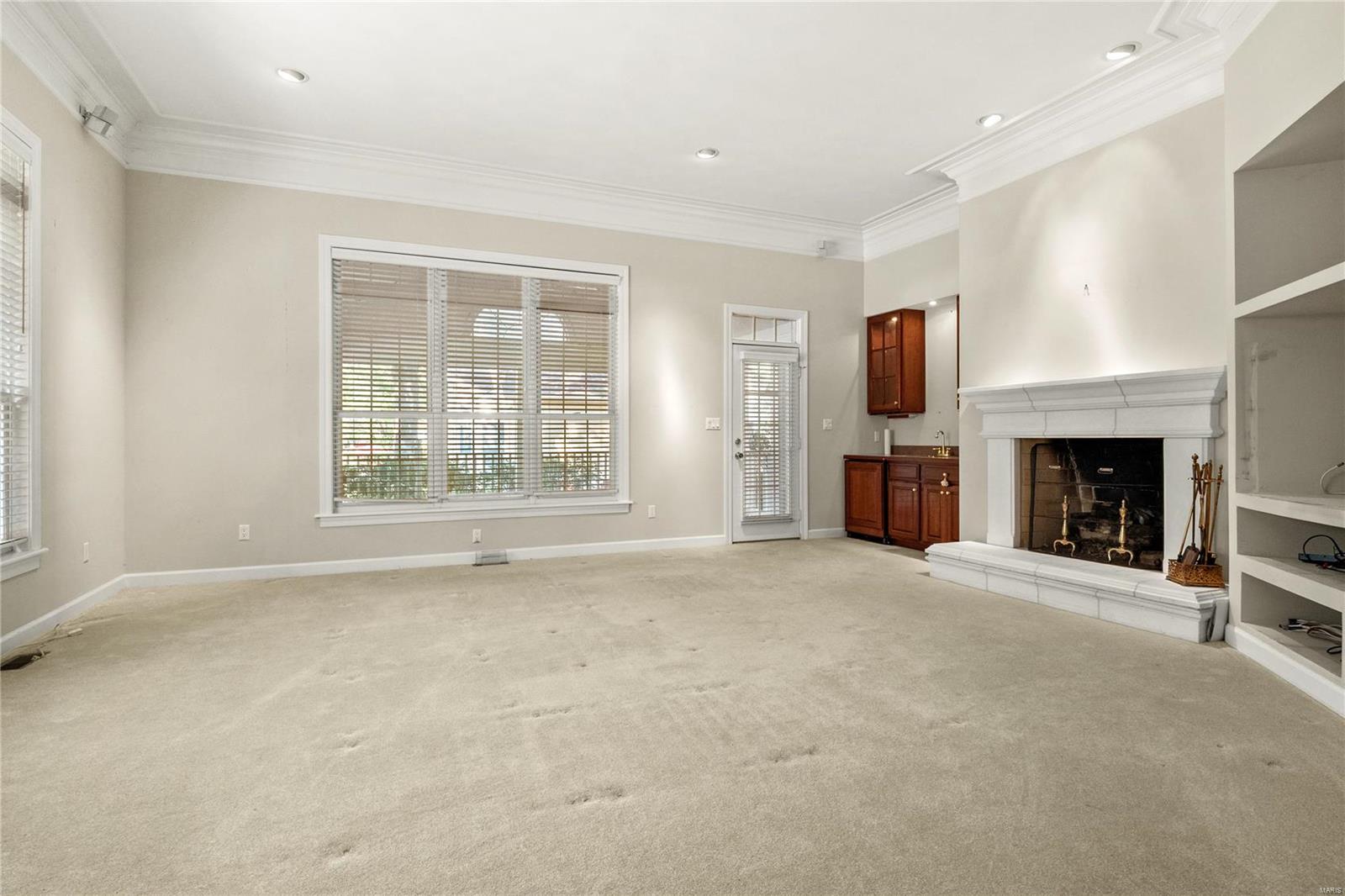 12365 Courtyard Lake Drive