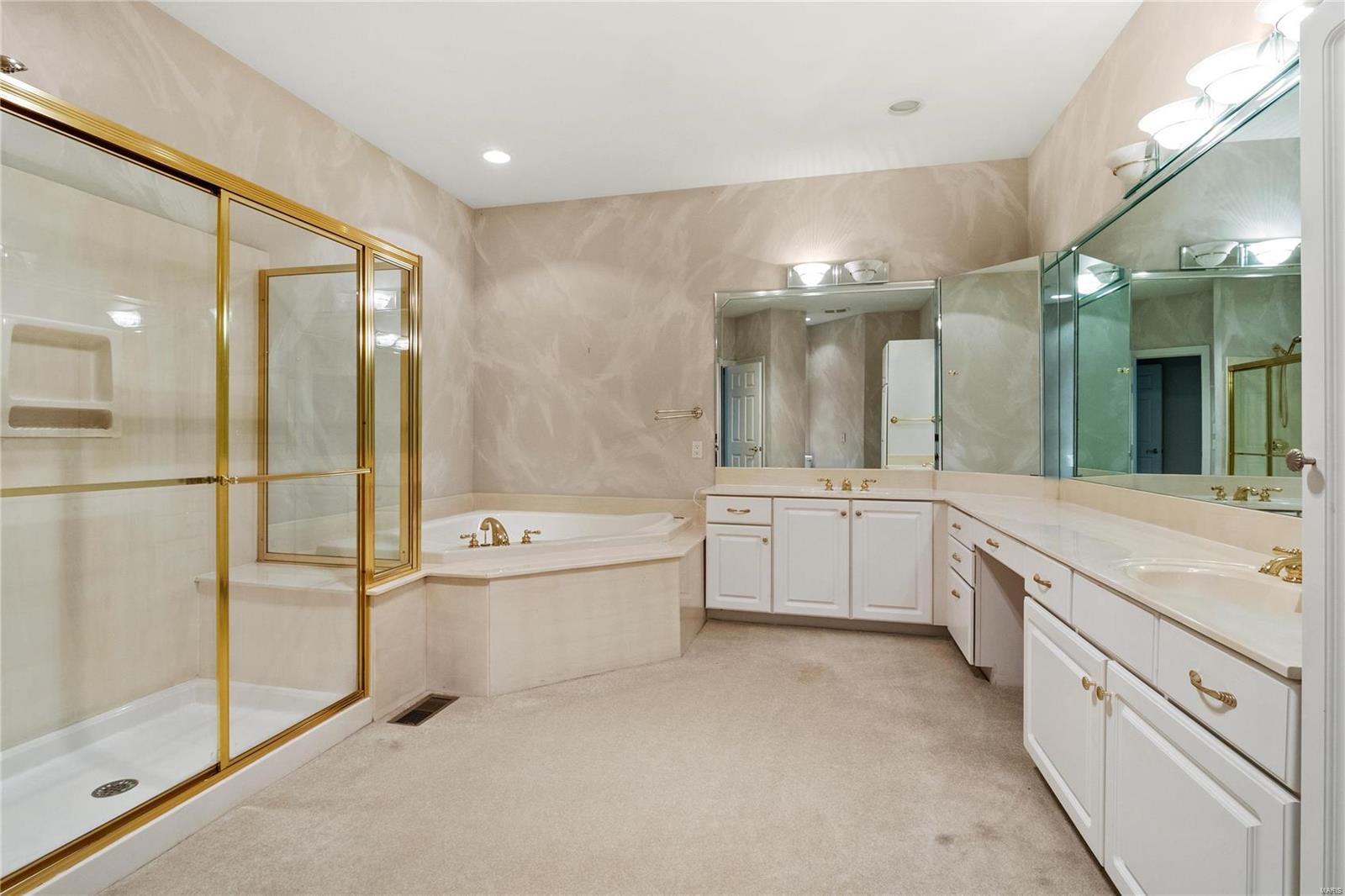 12365 Courtyard Lake Drive