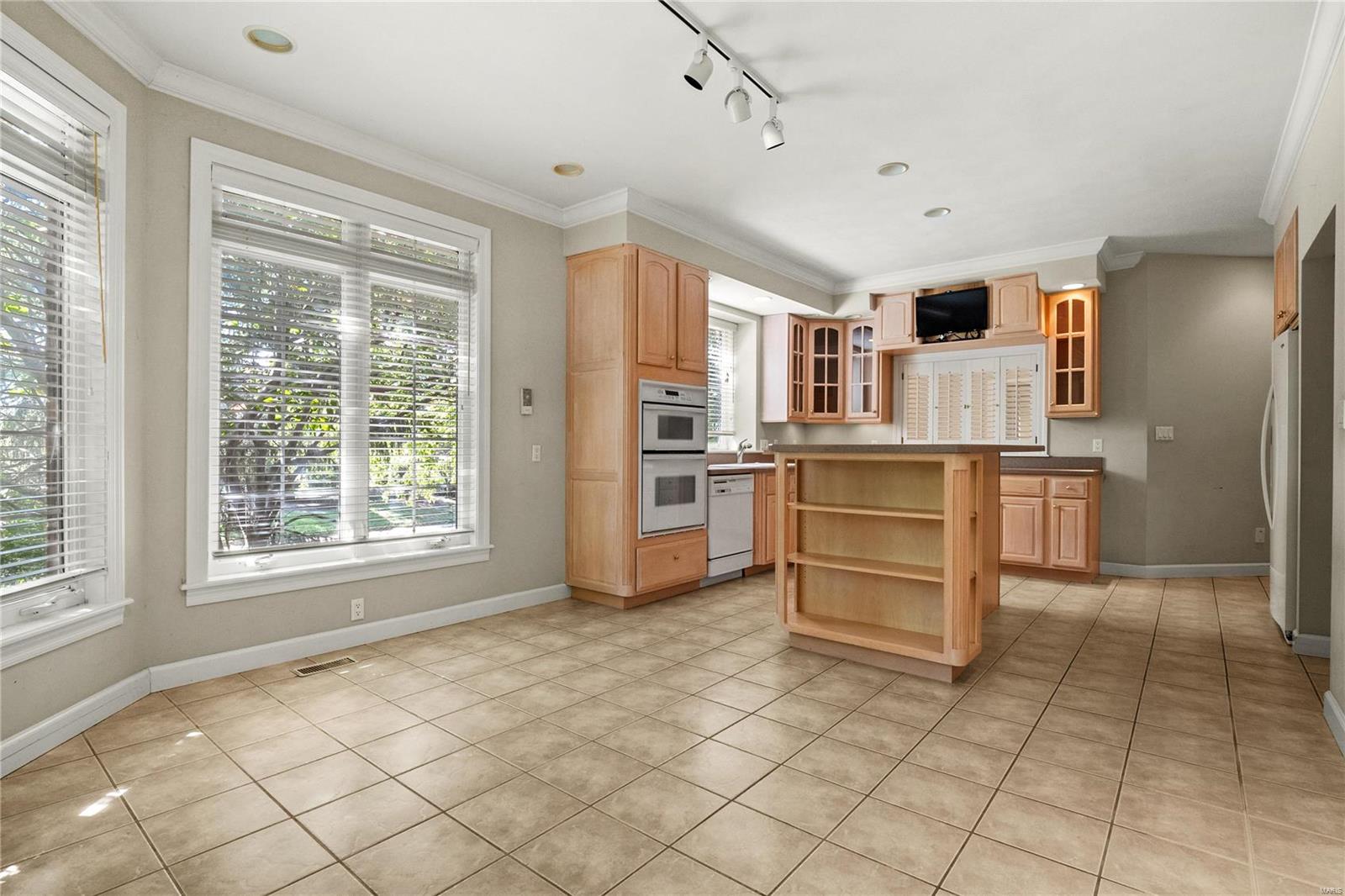 12365 Courtyard Lake Drive