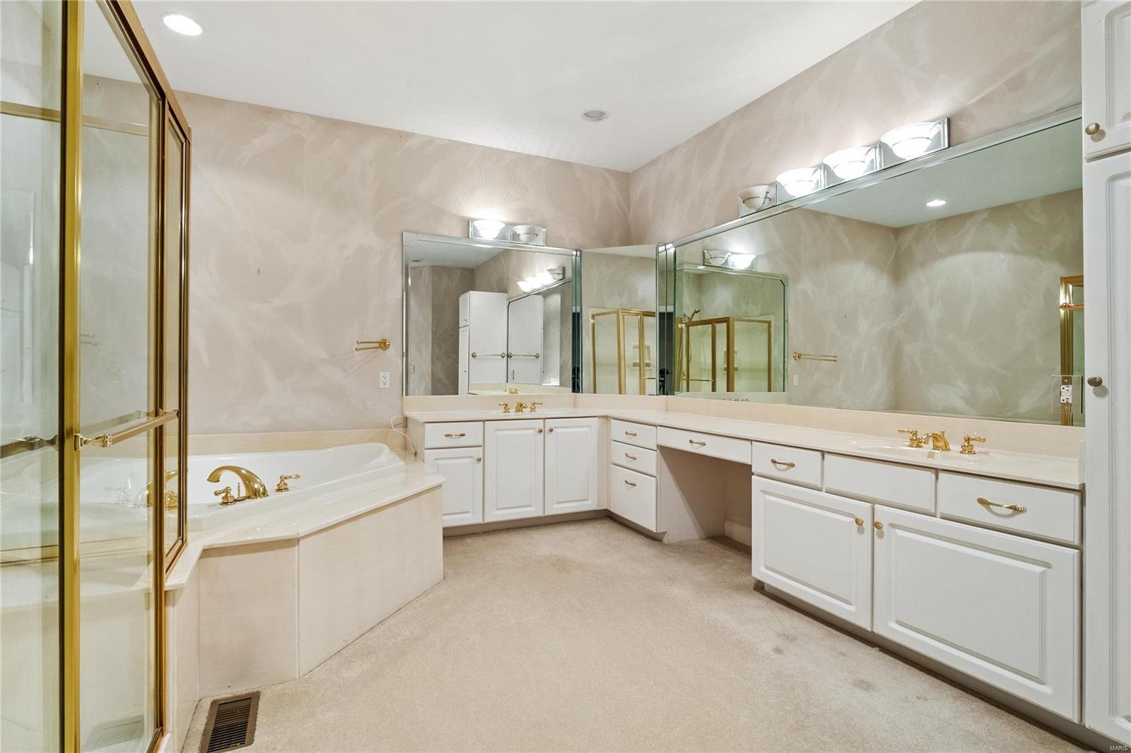 12365 Courtyard Lake Drive