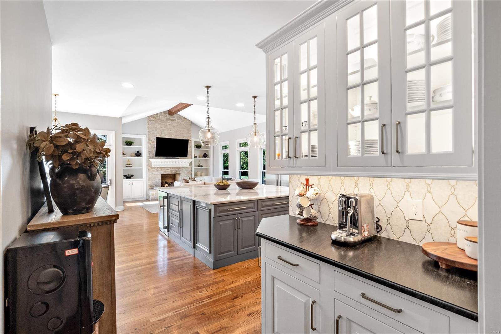 1161 Greystone Manor Parkway