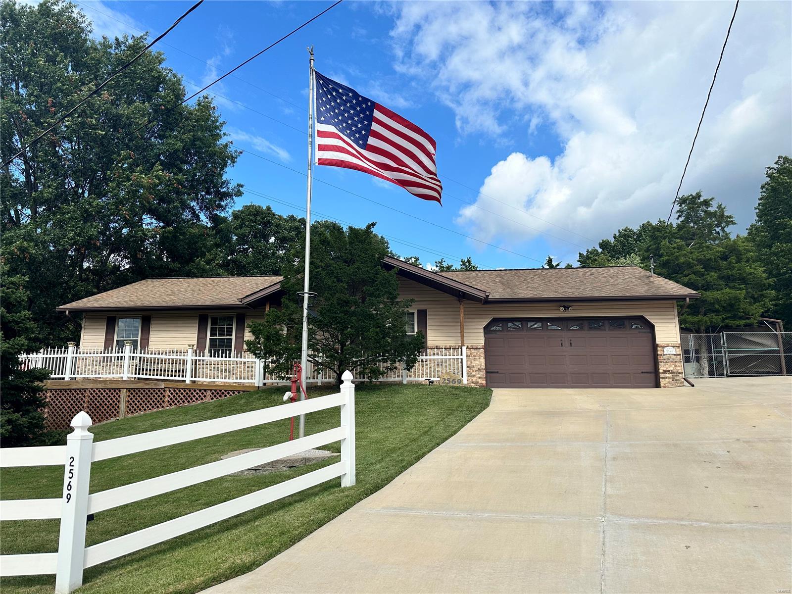 2569 Tricia Lane