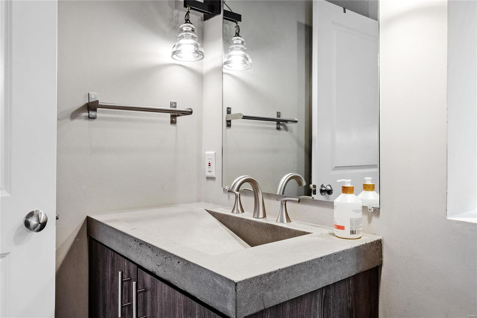 4128 Shenandoah Avenue