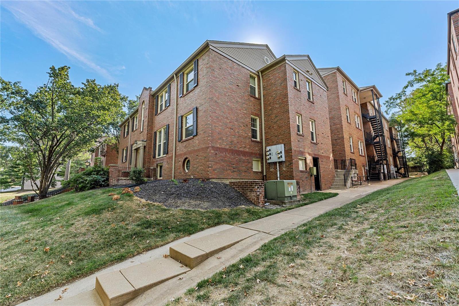 815 Westwood Drive Unit: 1N