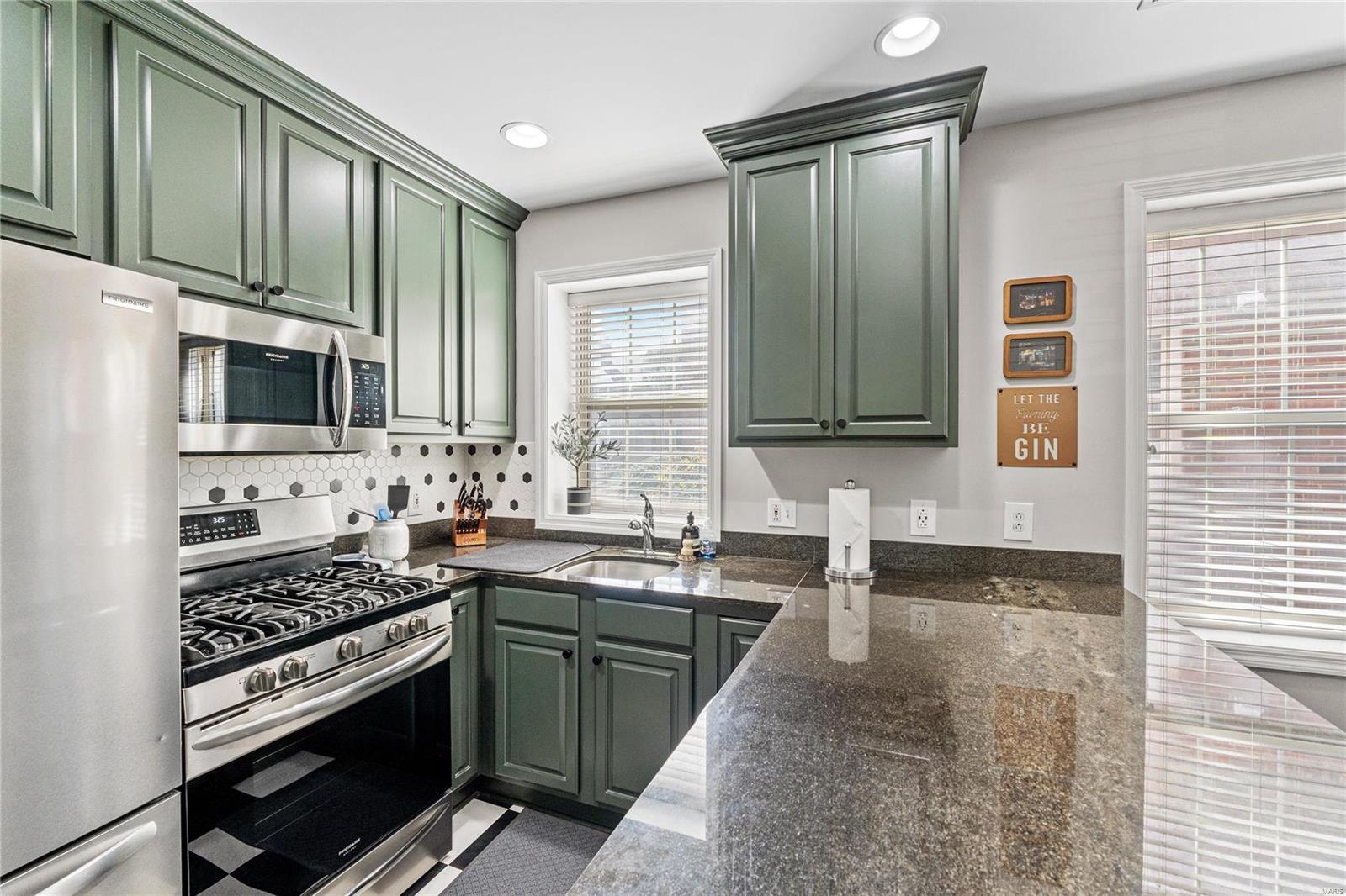 815 Westwood Drive Unit: 1N