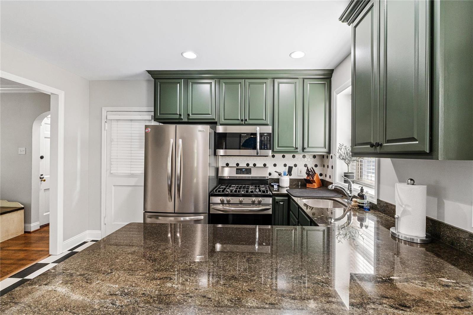 815 Westwood Drive Unit: 1N