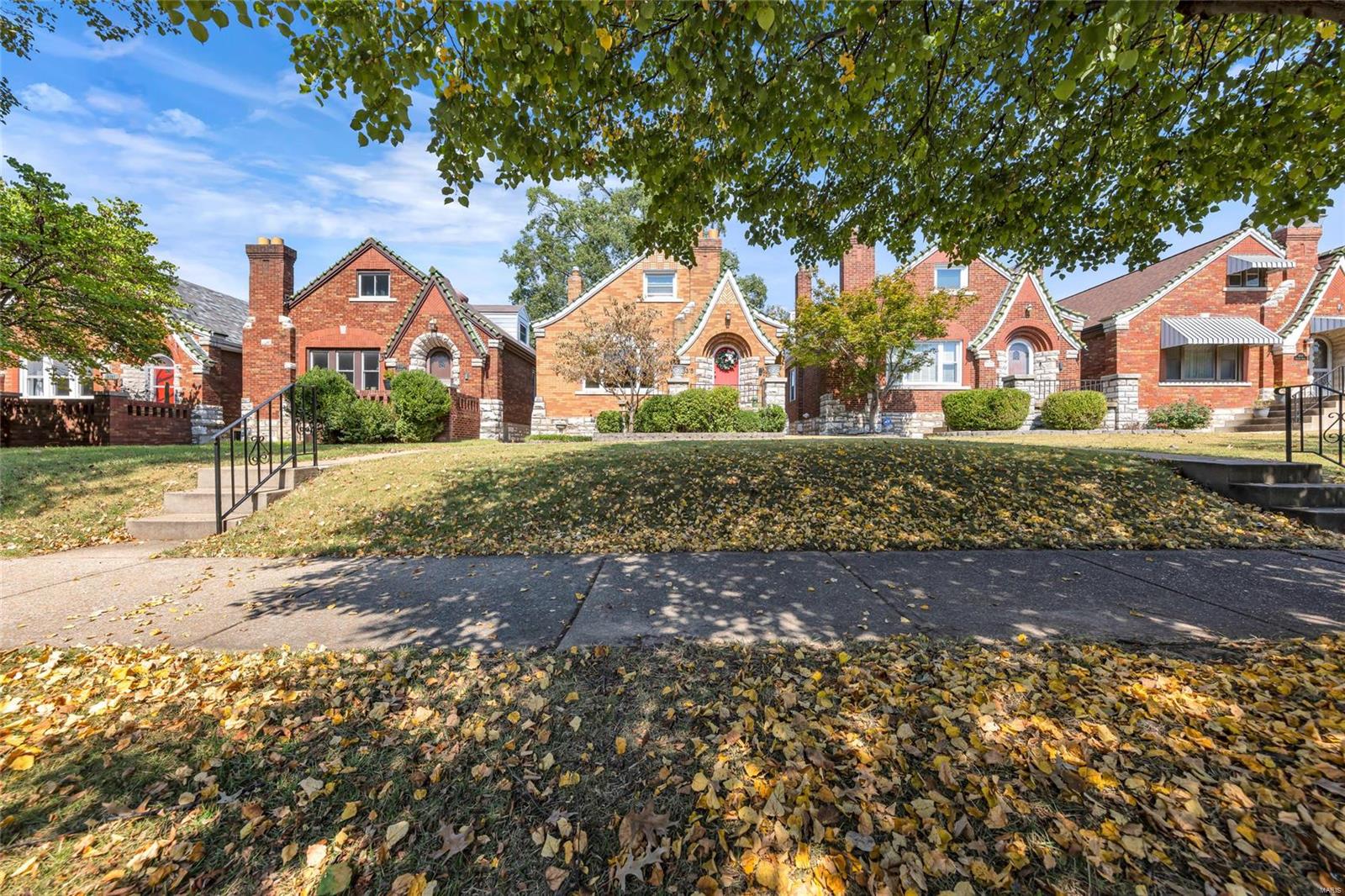 6315 Bancroft Avenue