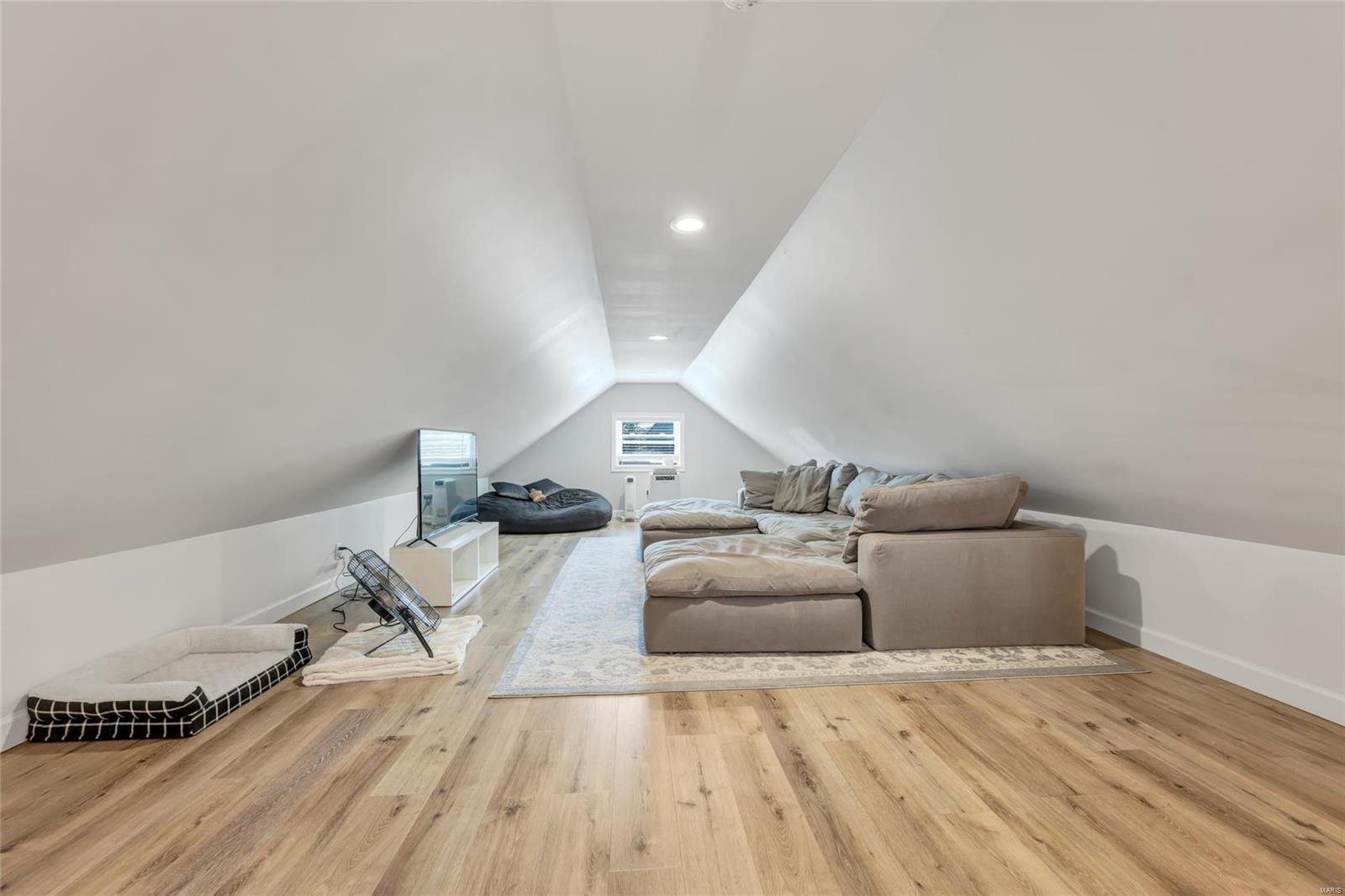 6315 Bancroft Avenue