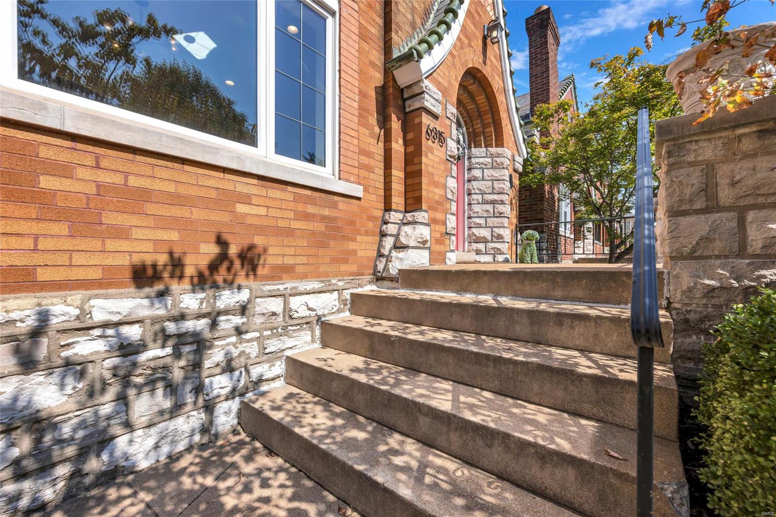 6315 Bancroft Avenue