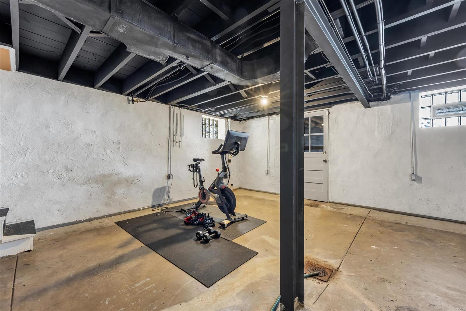 6315 Bancroft Avenue