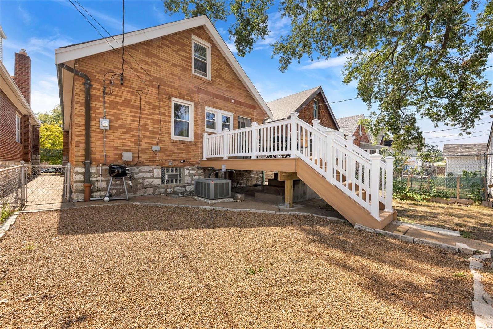 6315 Bancroft Avenue