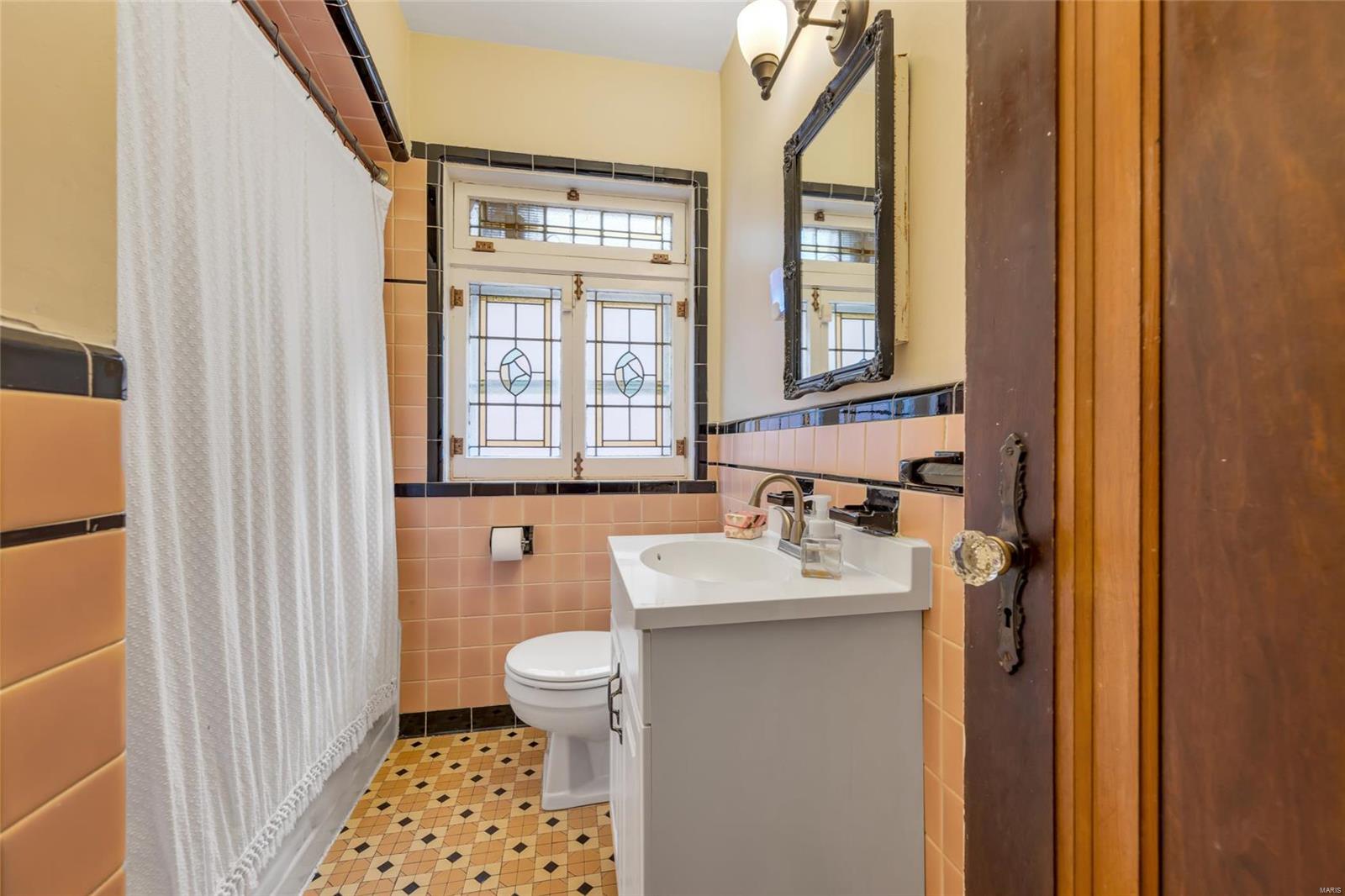 6315 Bancroft Avenue