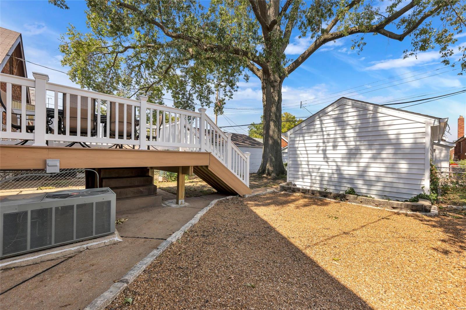 6315 Bancroft Avenue