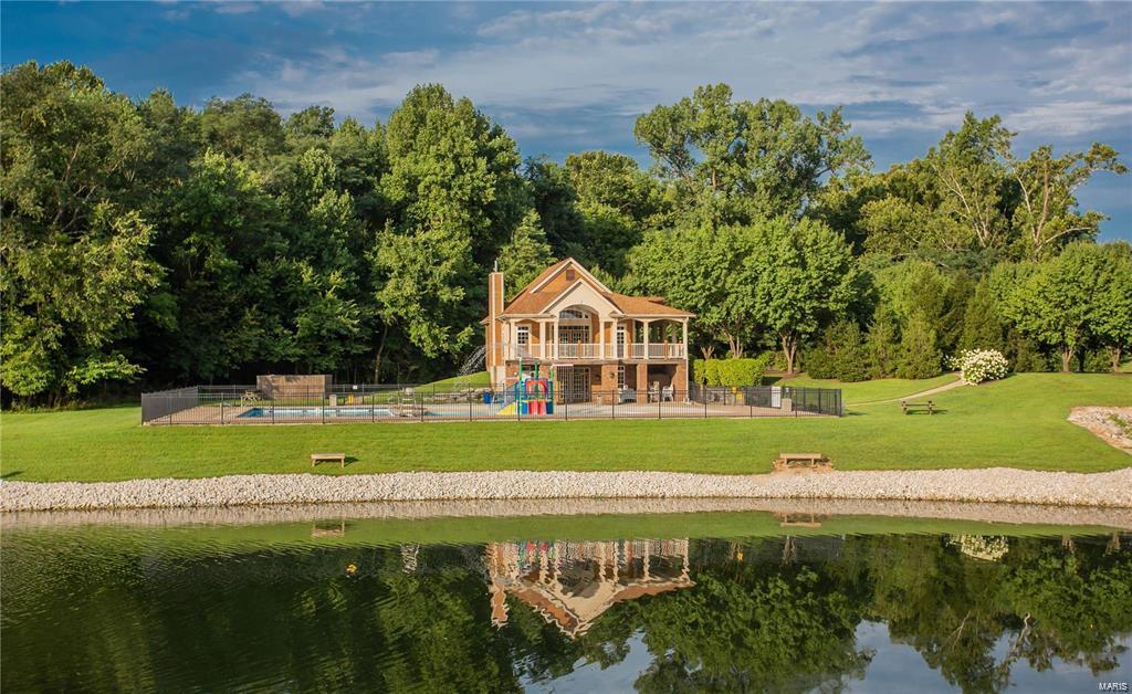 266 Romaine Spring View