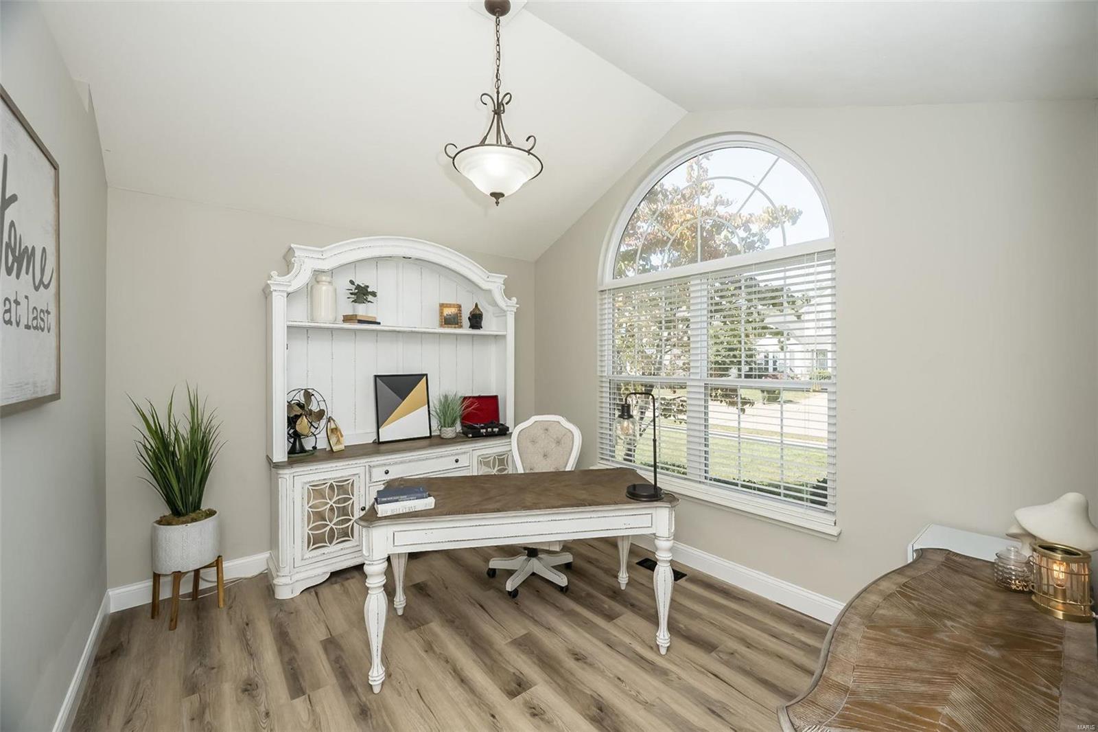 266 Romaine Spring View