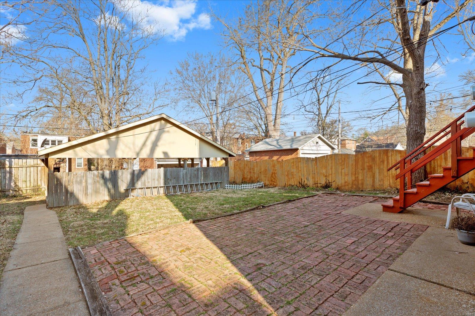 1027 Commodore Drive