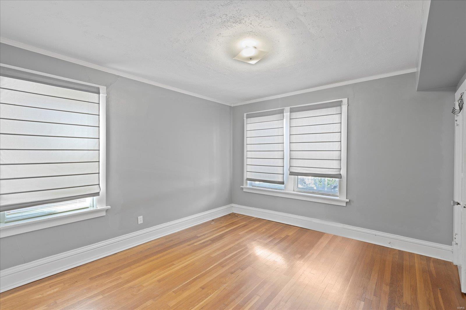 1027 Commodore Drive