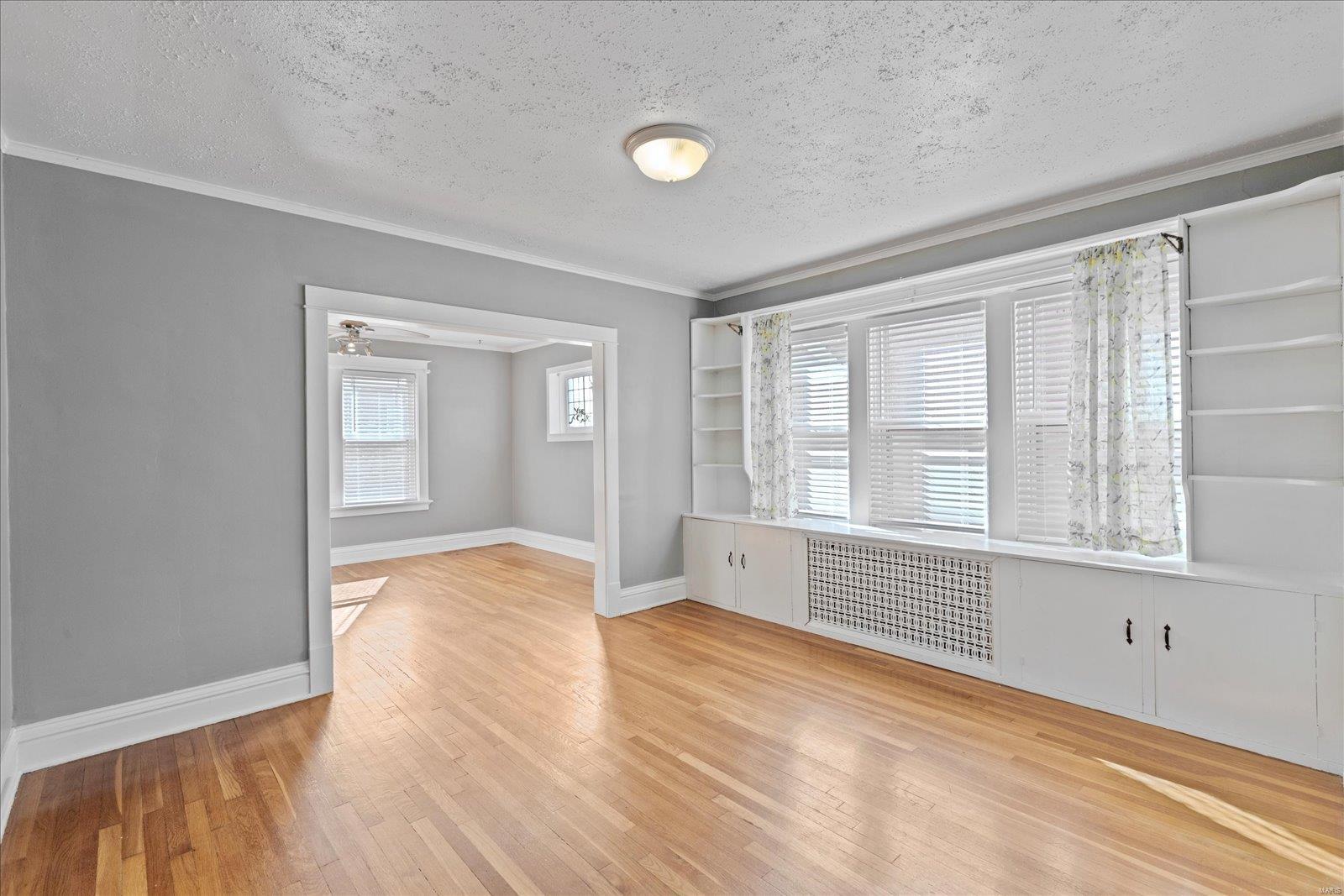 1027 Commodore Drive