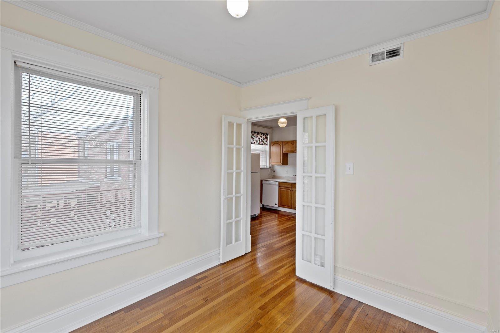 1027 Commodore Drive