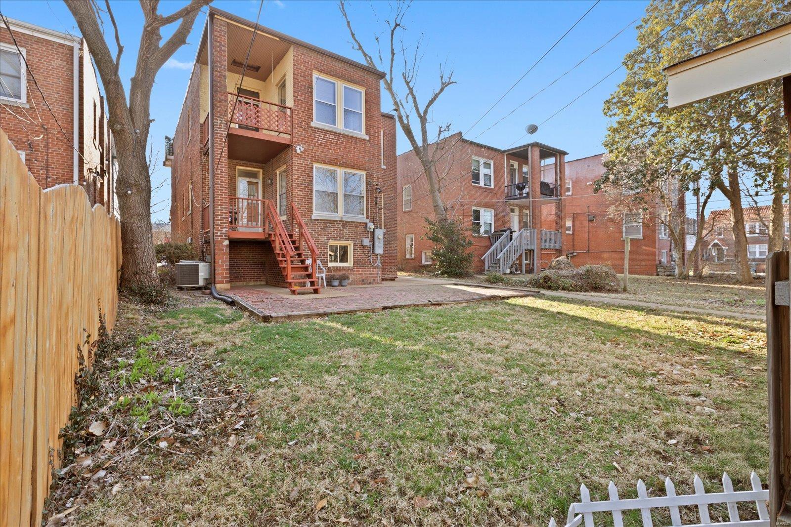 1027 Commodore Drive