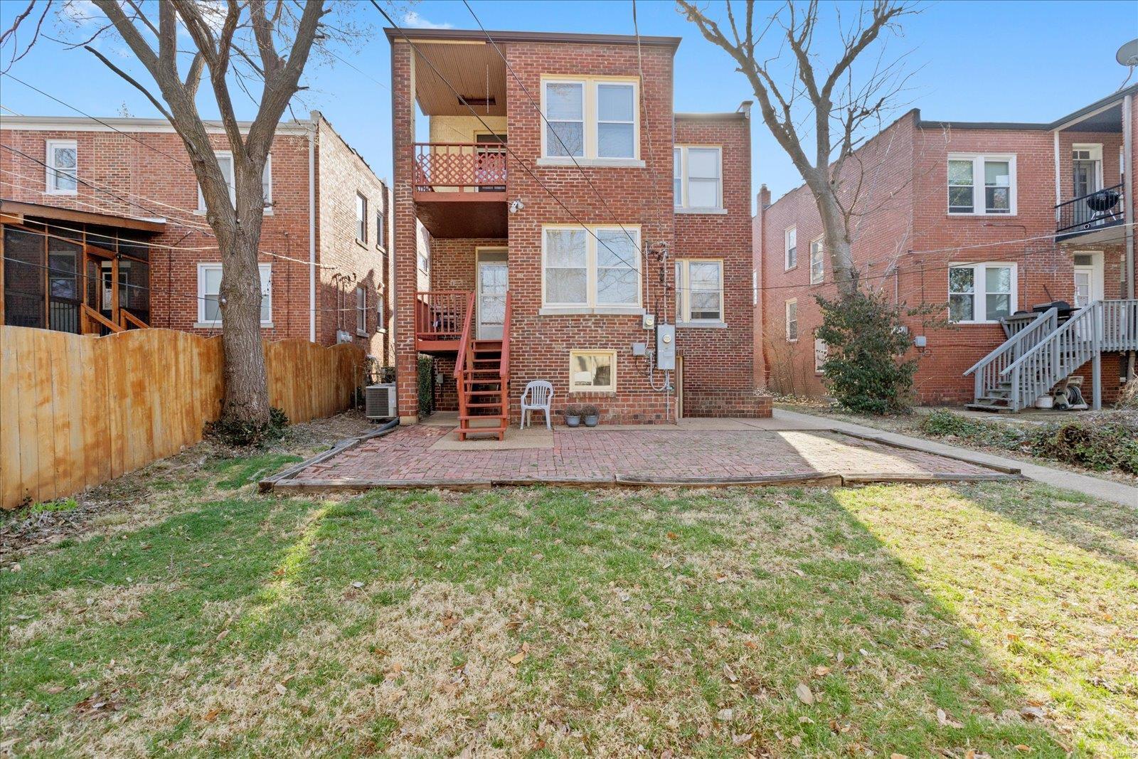 1027 Commodore Drive