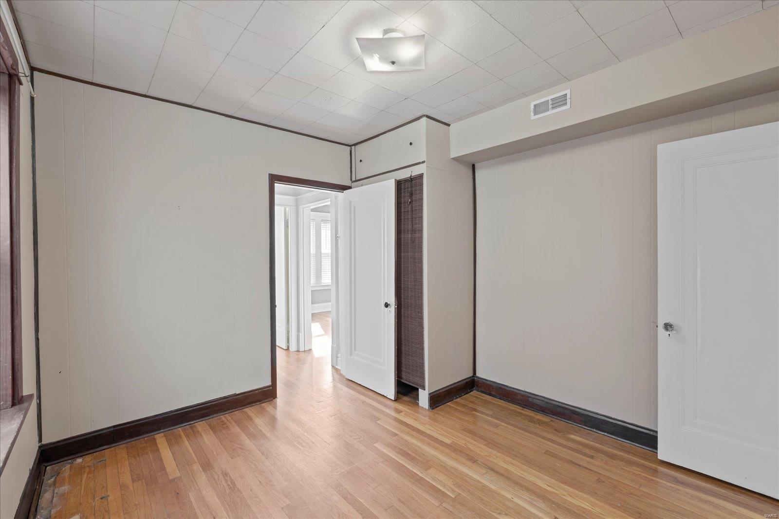 1027 Commodore Drive