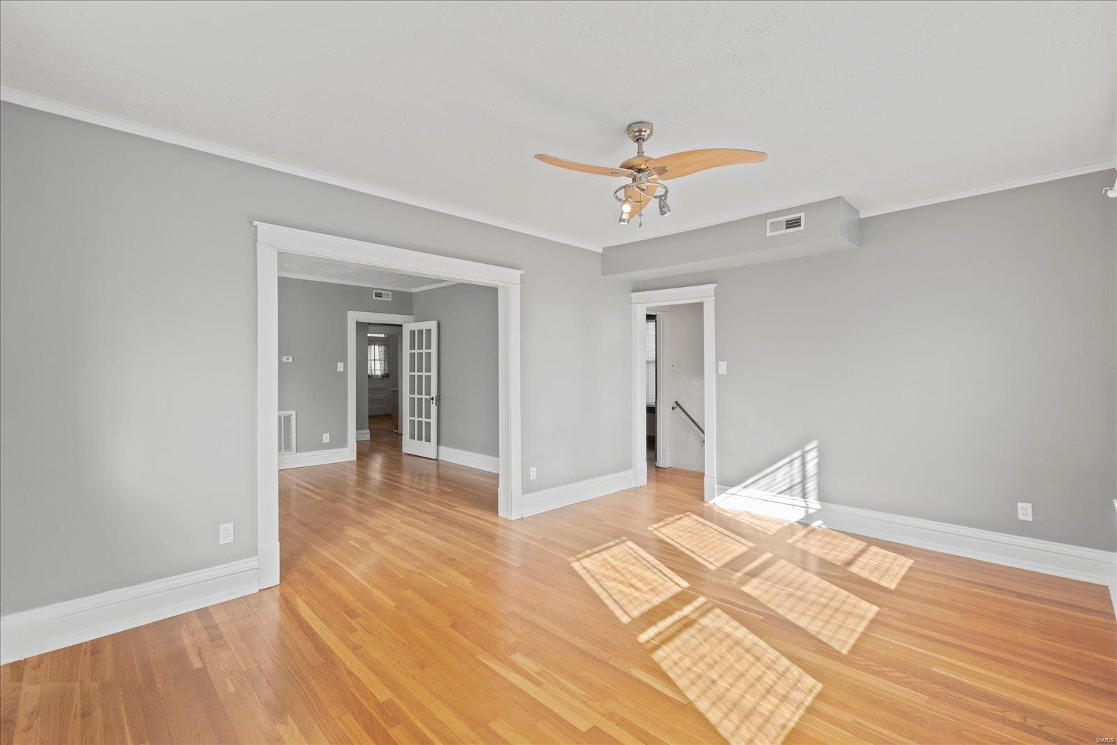 1027 Commodore Drive