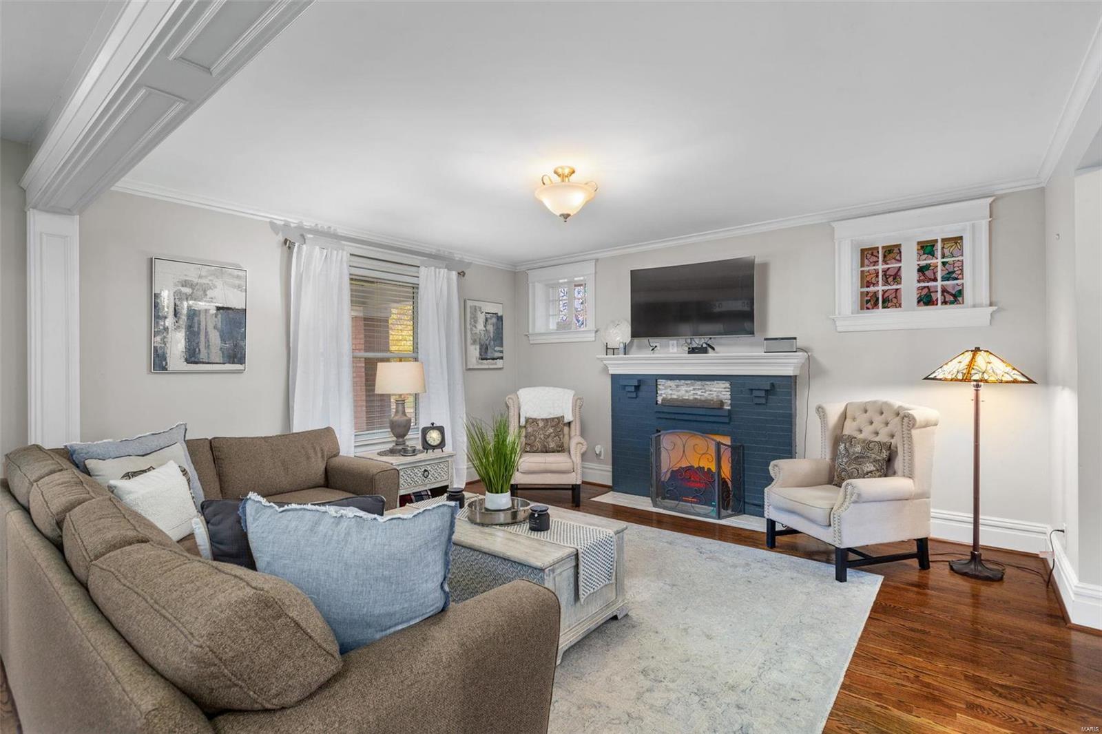 5832 De Giverville Avenue