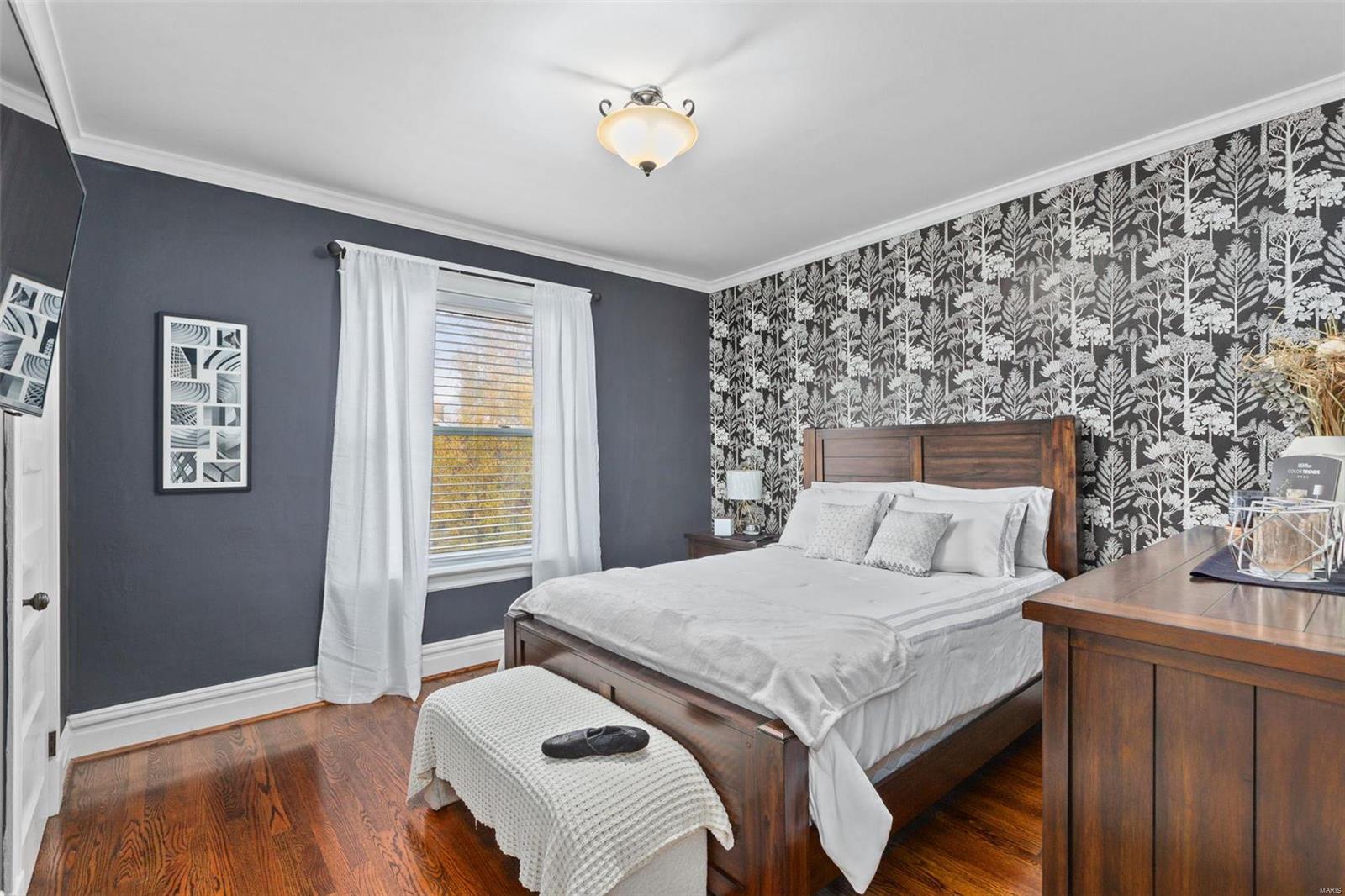 5832 De Giverville Avenue