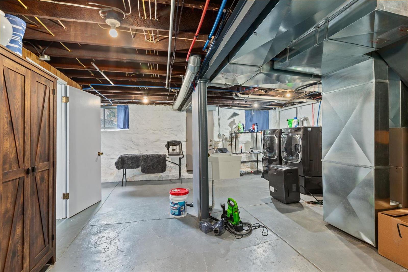 5832 De Giverville Avenue