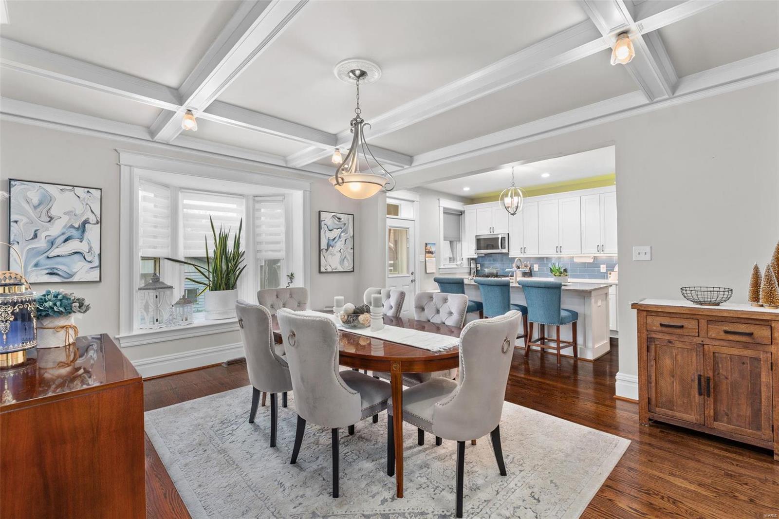 5832 De Giverville Avenue