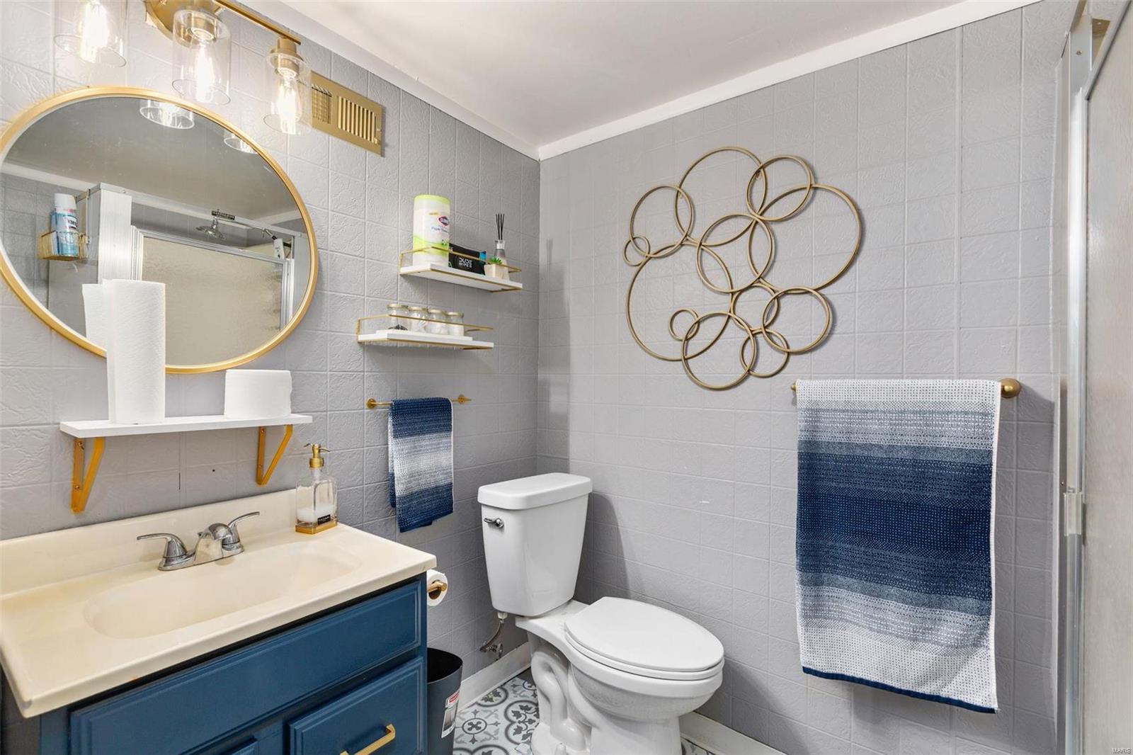 5832 De Giverville Avenue