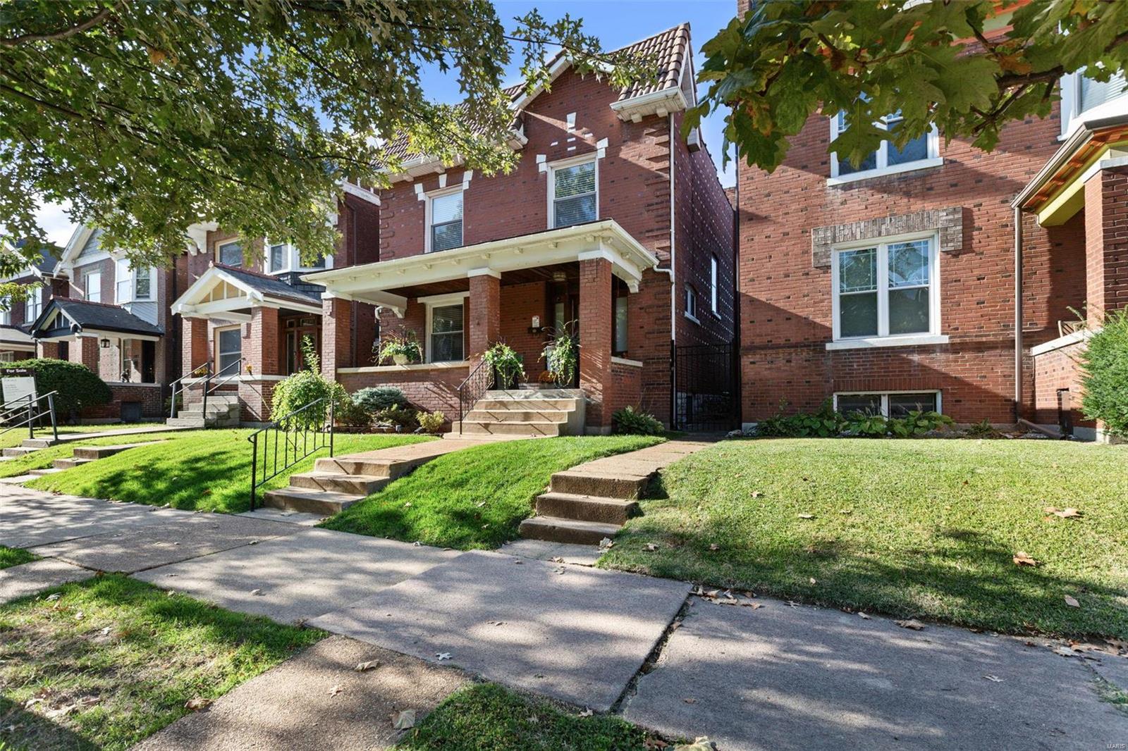 5832 De Giverville Avenue