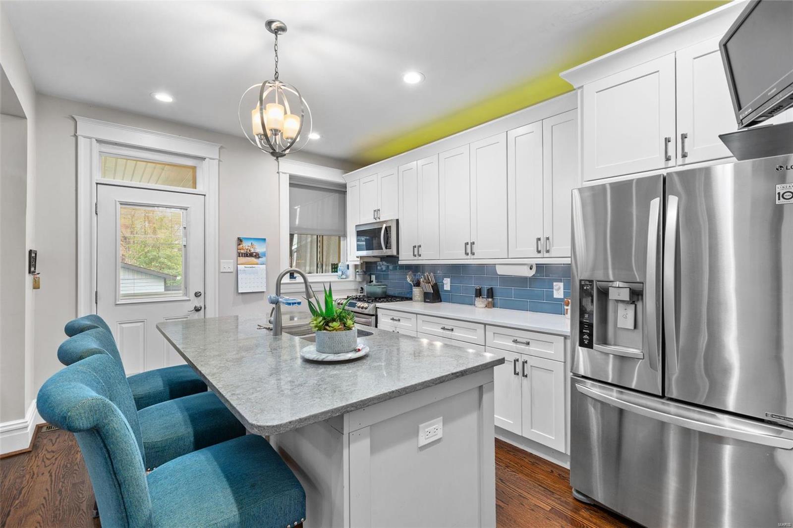 5832 De Giverville Avenue