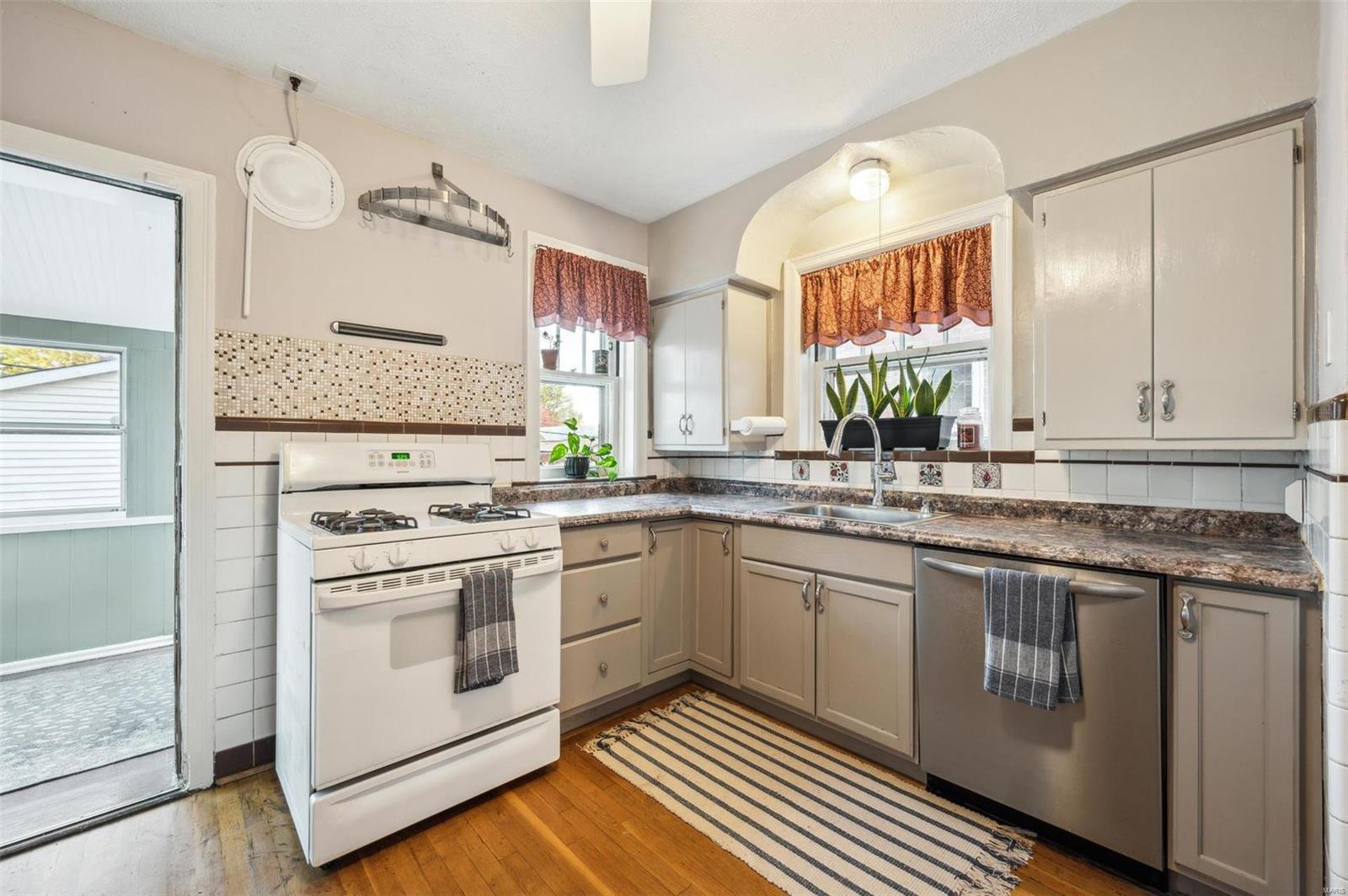 4065 Fairview Avenue