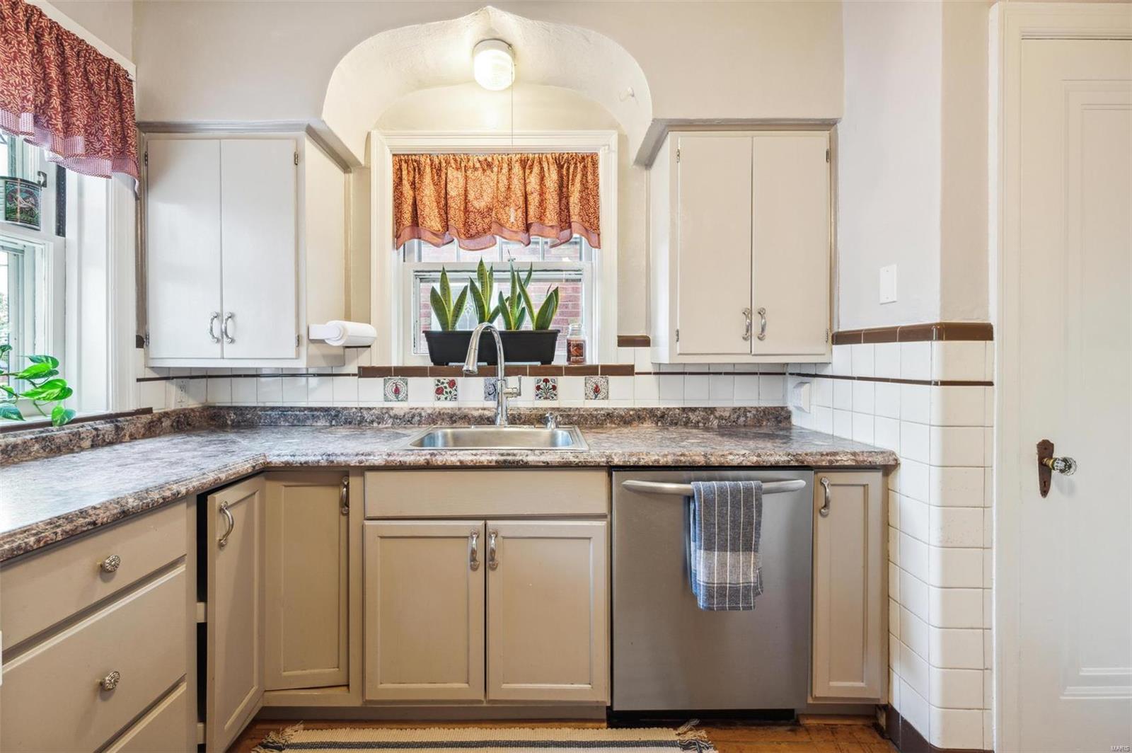 4065 Fairview Avenue