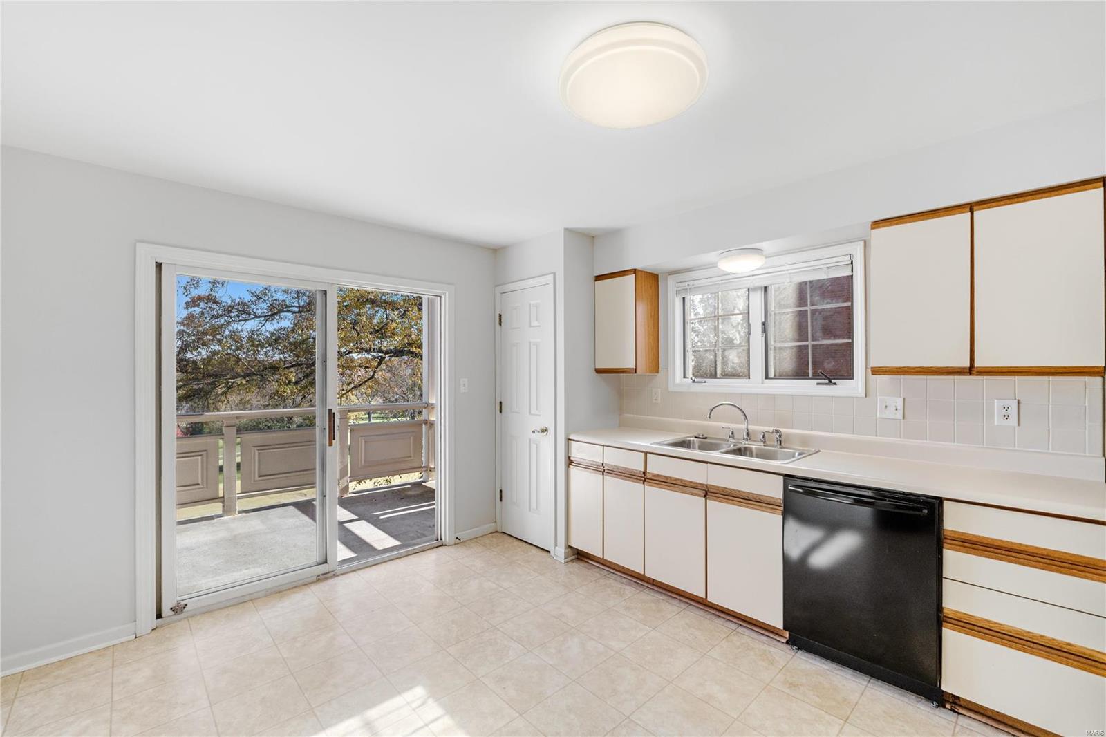 526 Sarah Lane Unit: 33