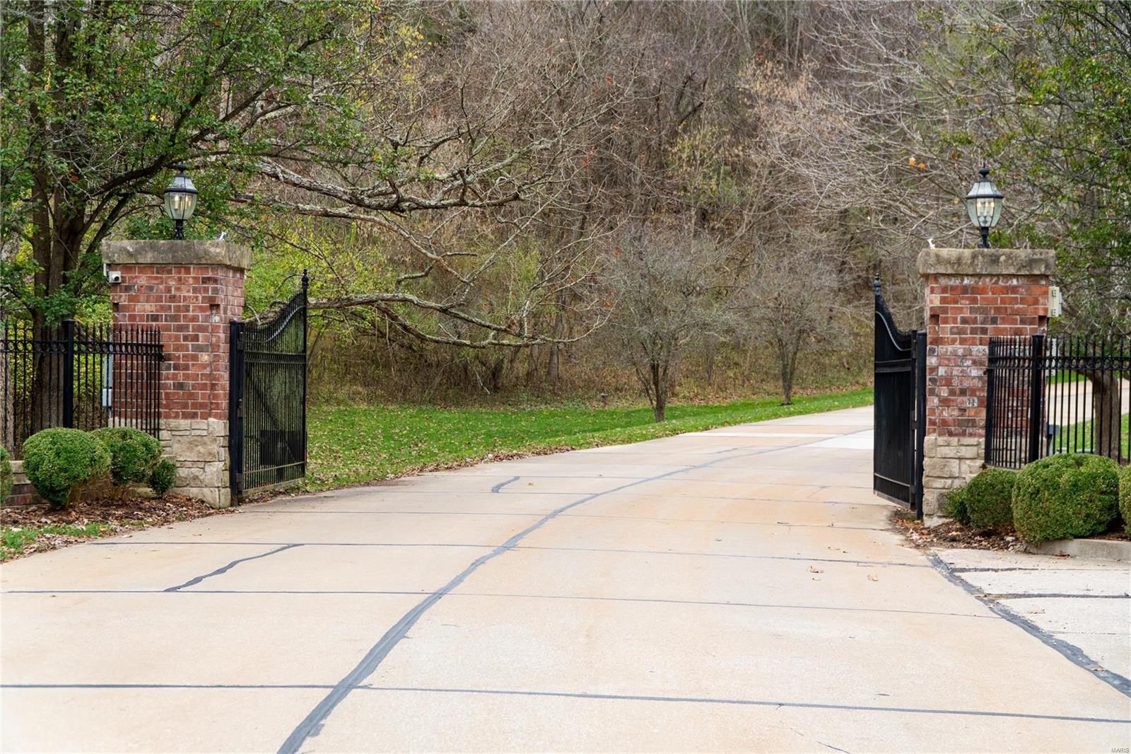 942 Sheffield Forest Court