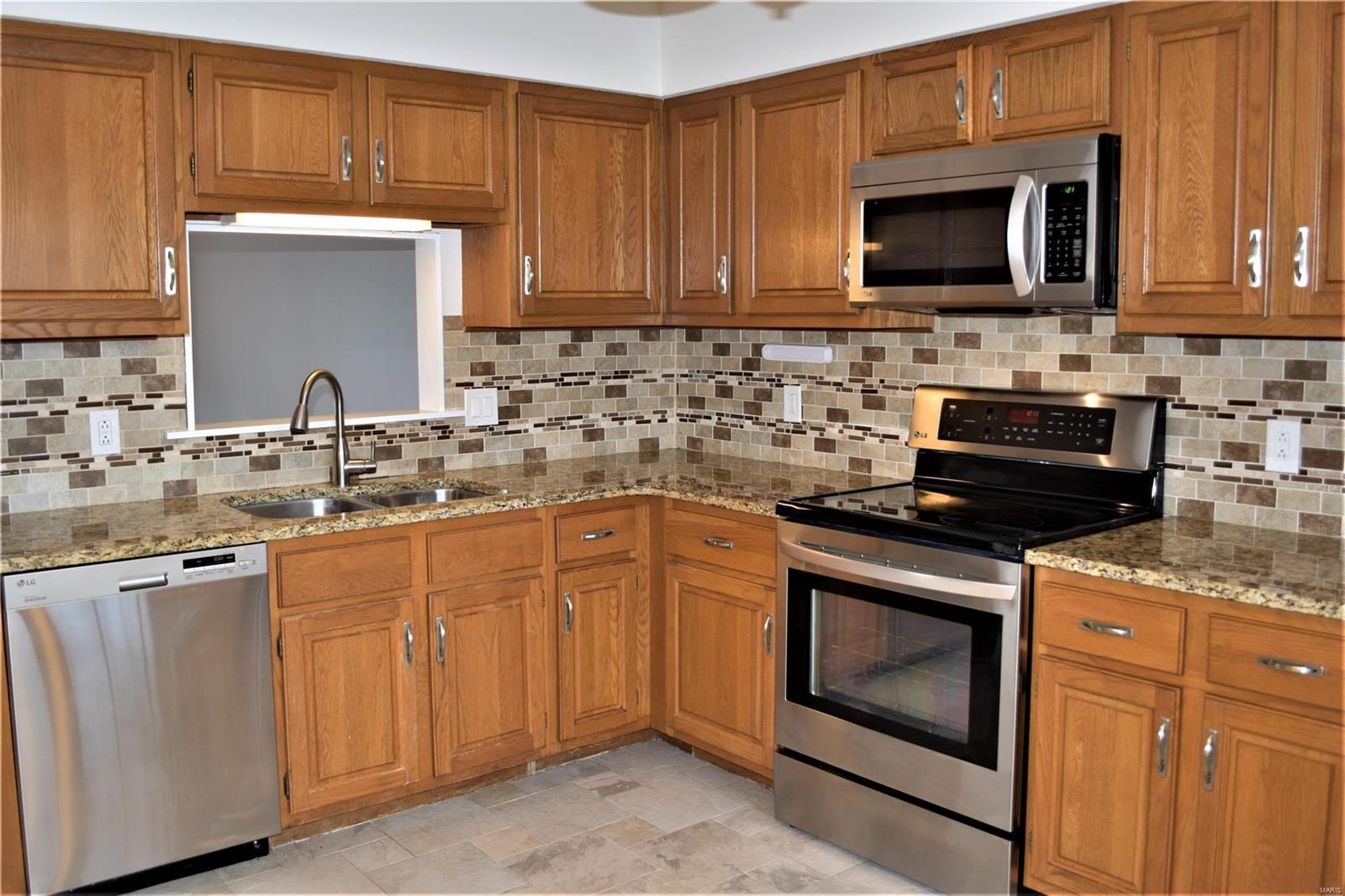 563 Woodhill Estates