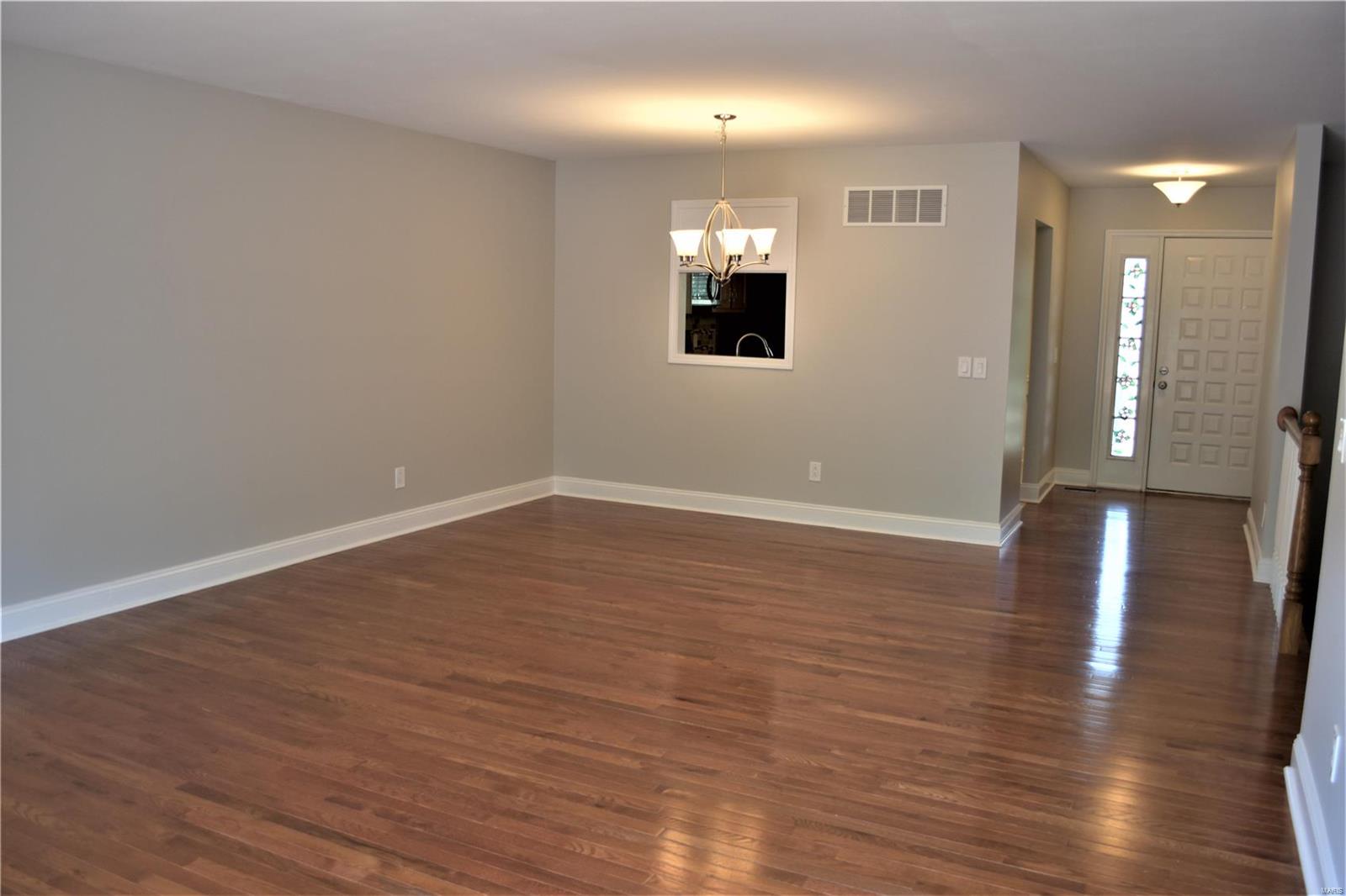 563 Woodhill Estates