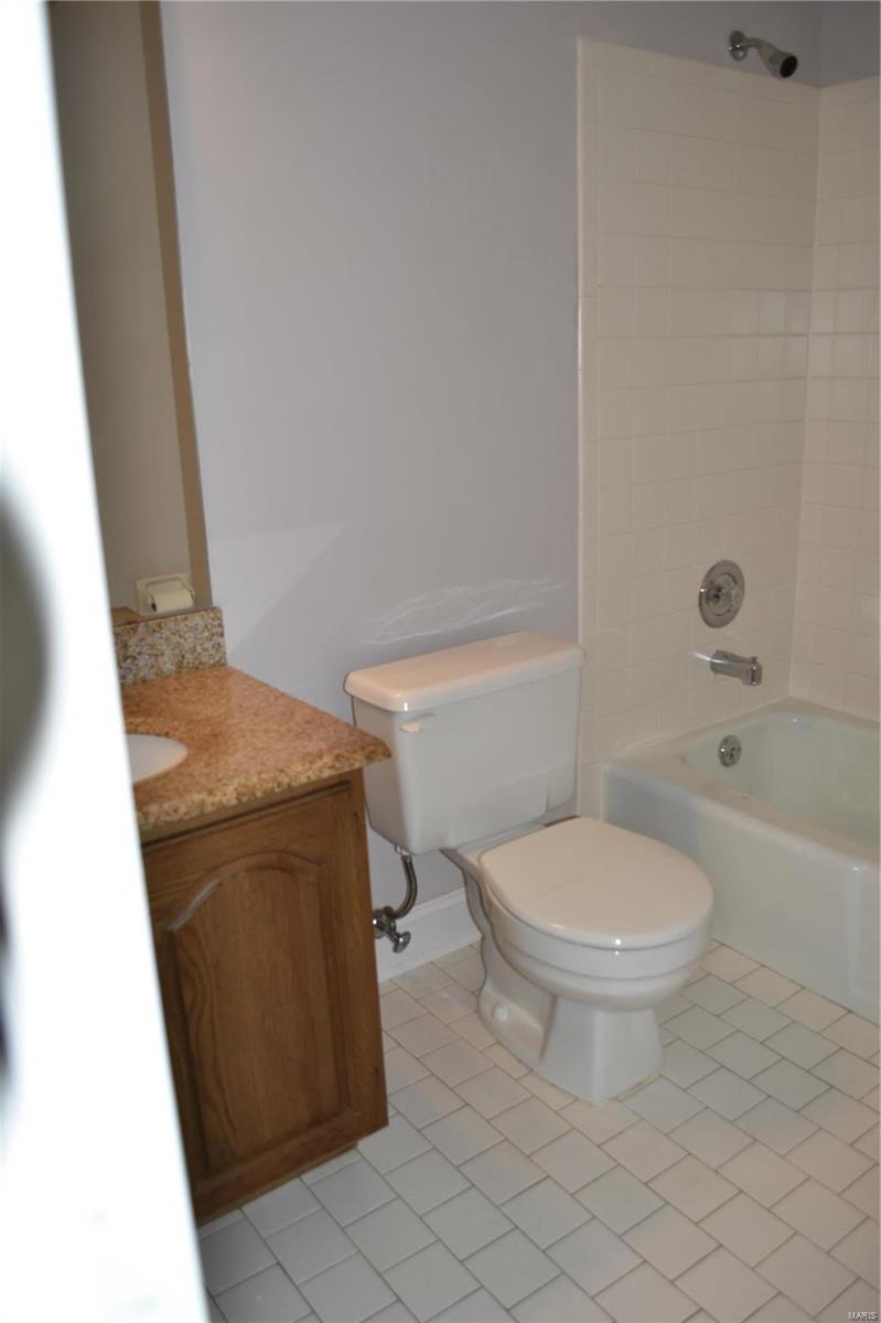 563 Woodhill Estates