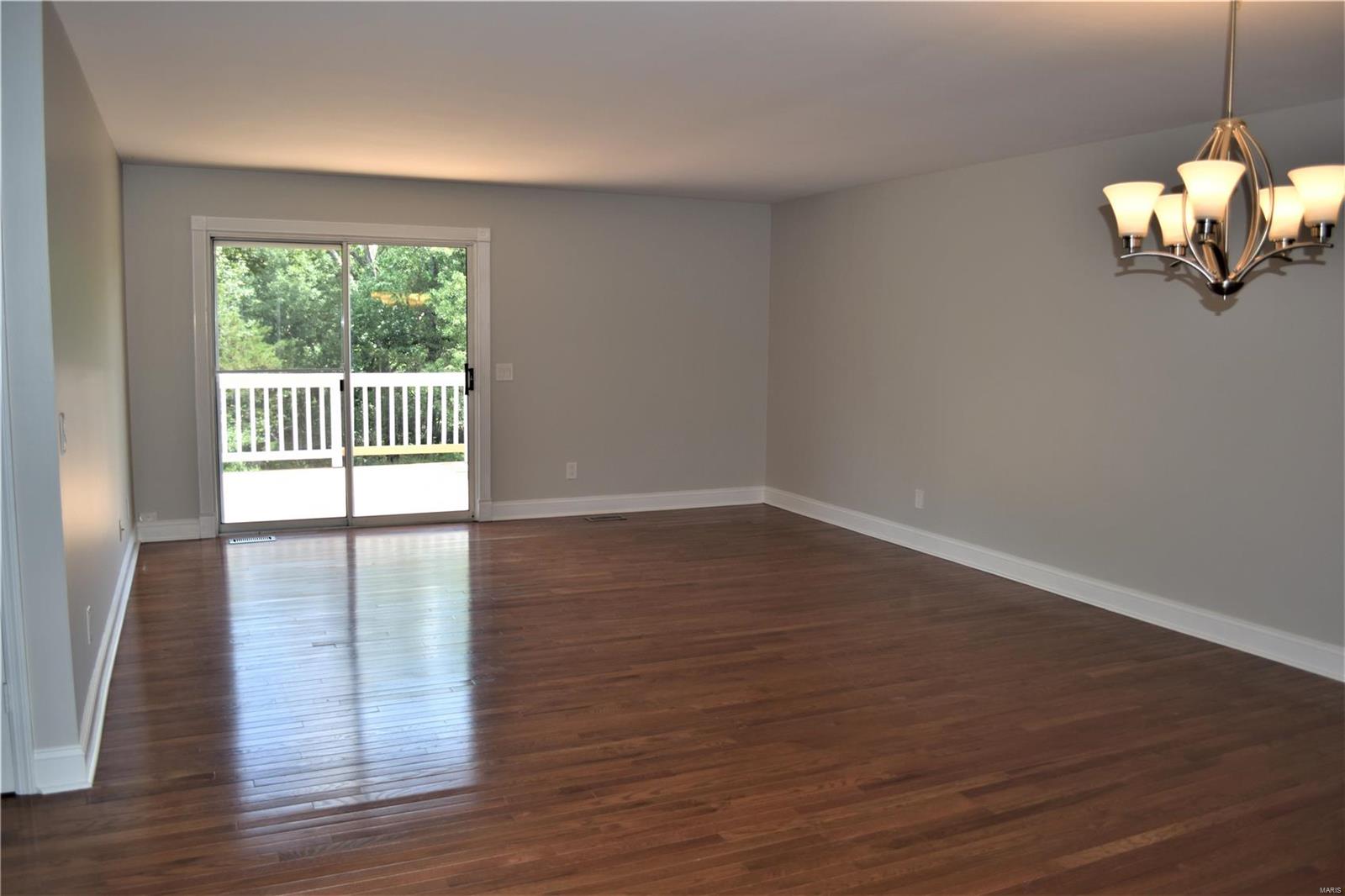 563 Woodhill Estates