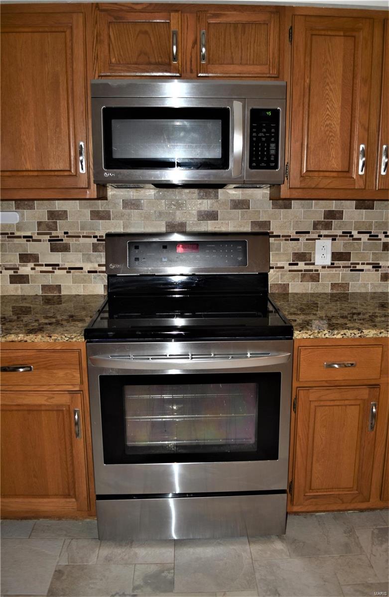 563 Woodhill Estates